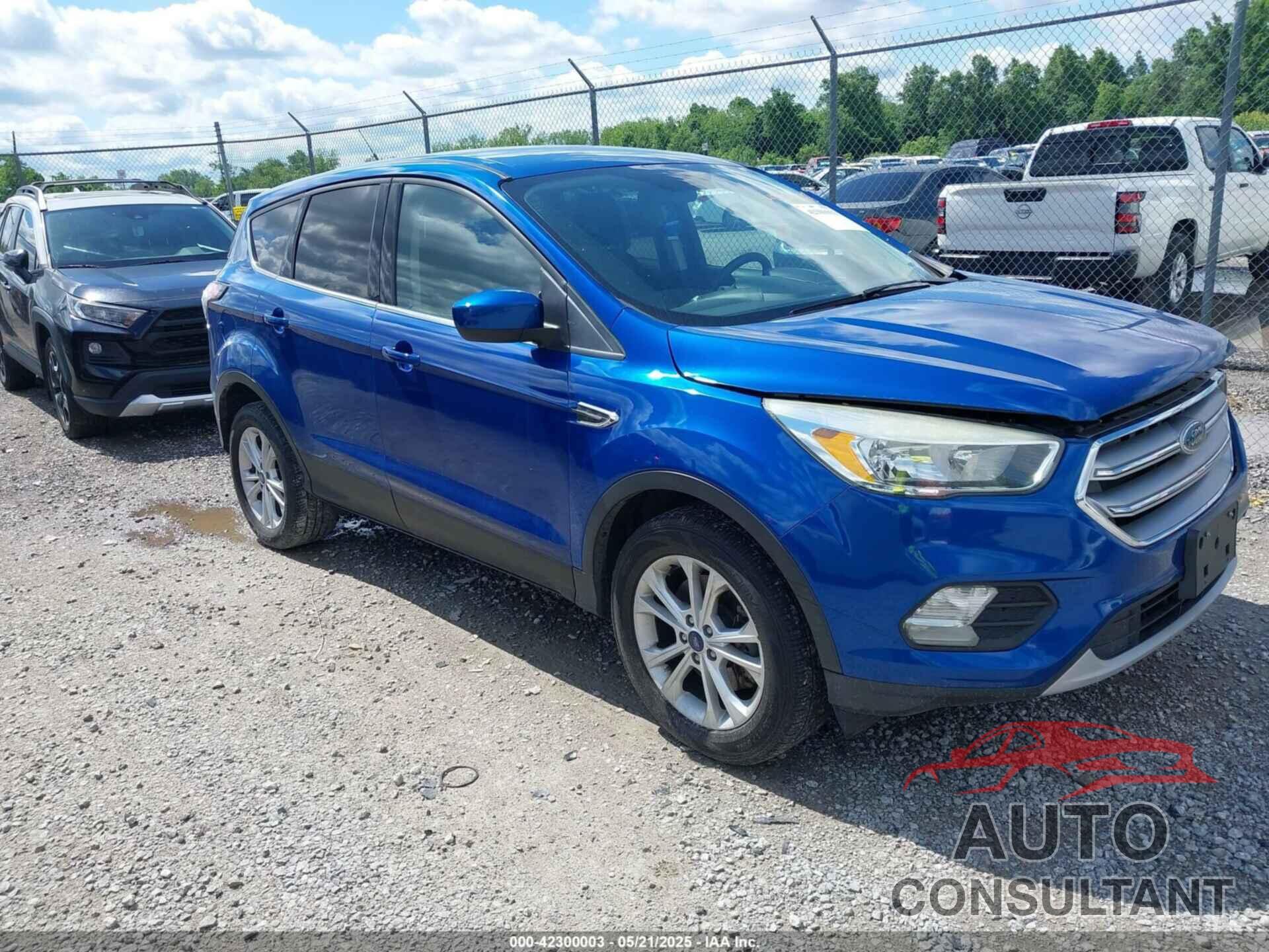 FORD ESCAPE 2017 - 1FMCU9GD8HUA90786
