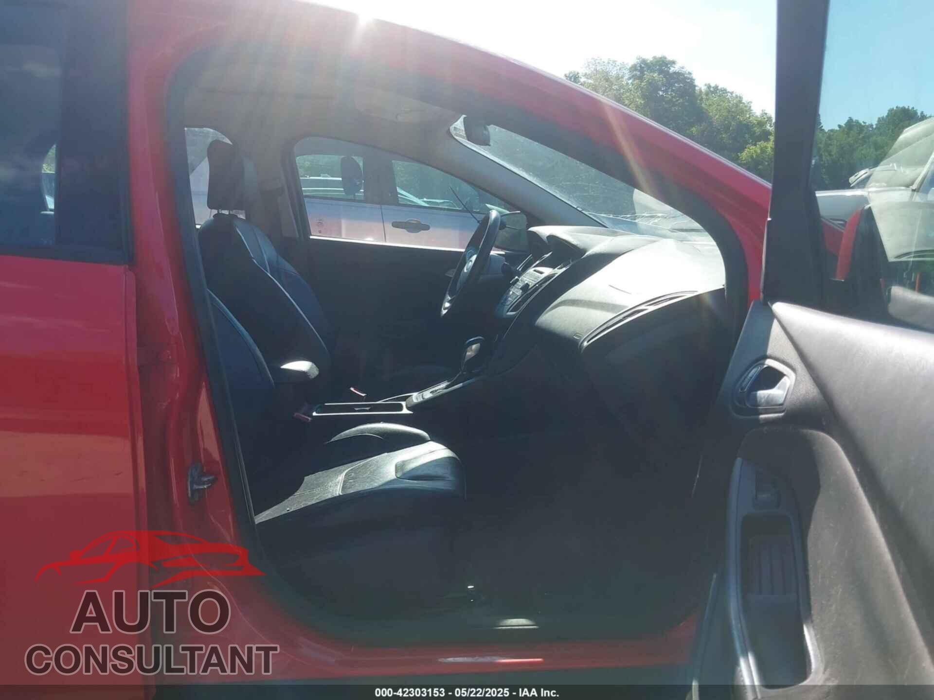 FORD FOCUS 2015 - 1FADP3F25FL320046