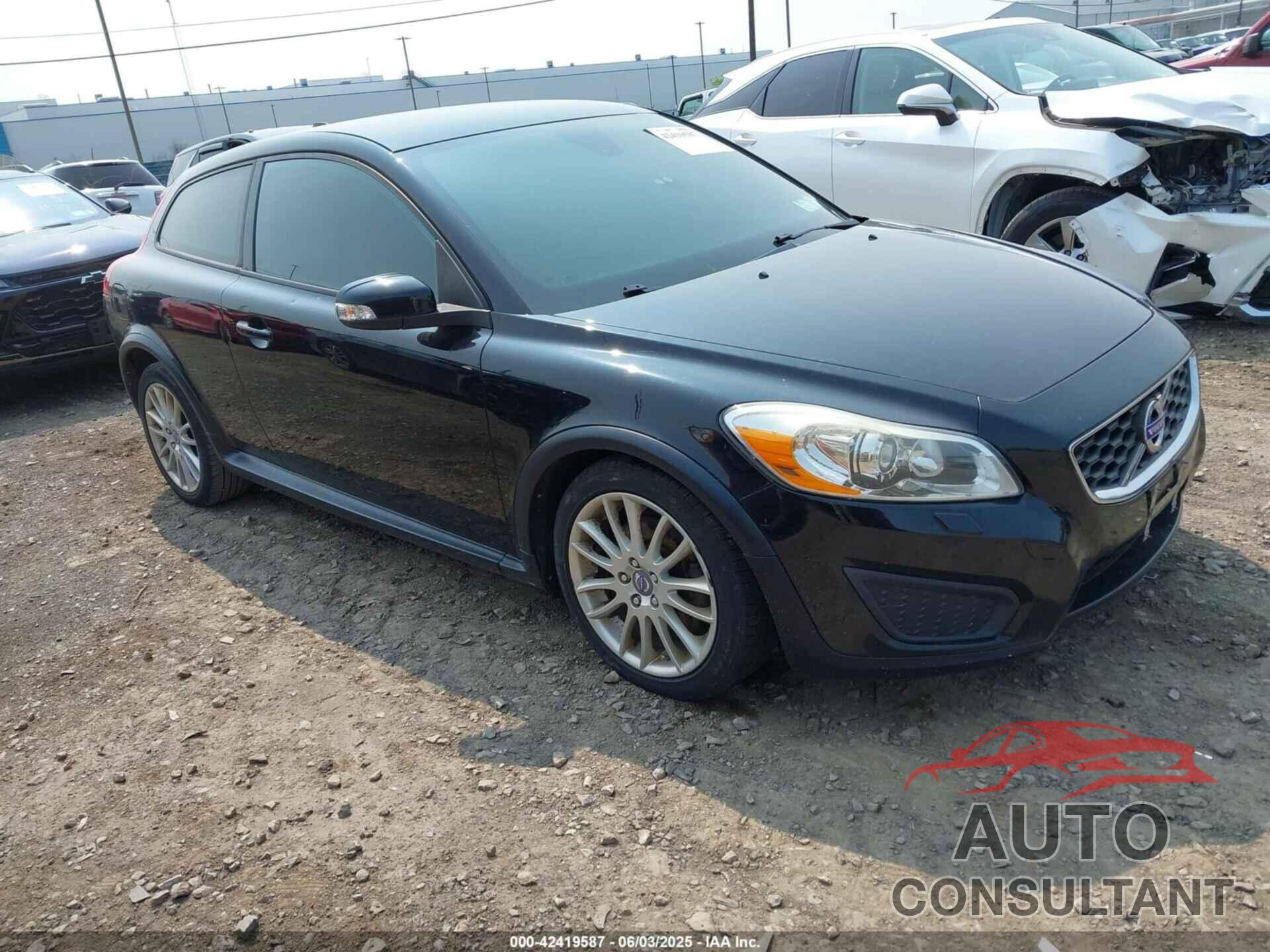 VOLVO C30 2012 - YV1672MK9C2285409