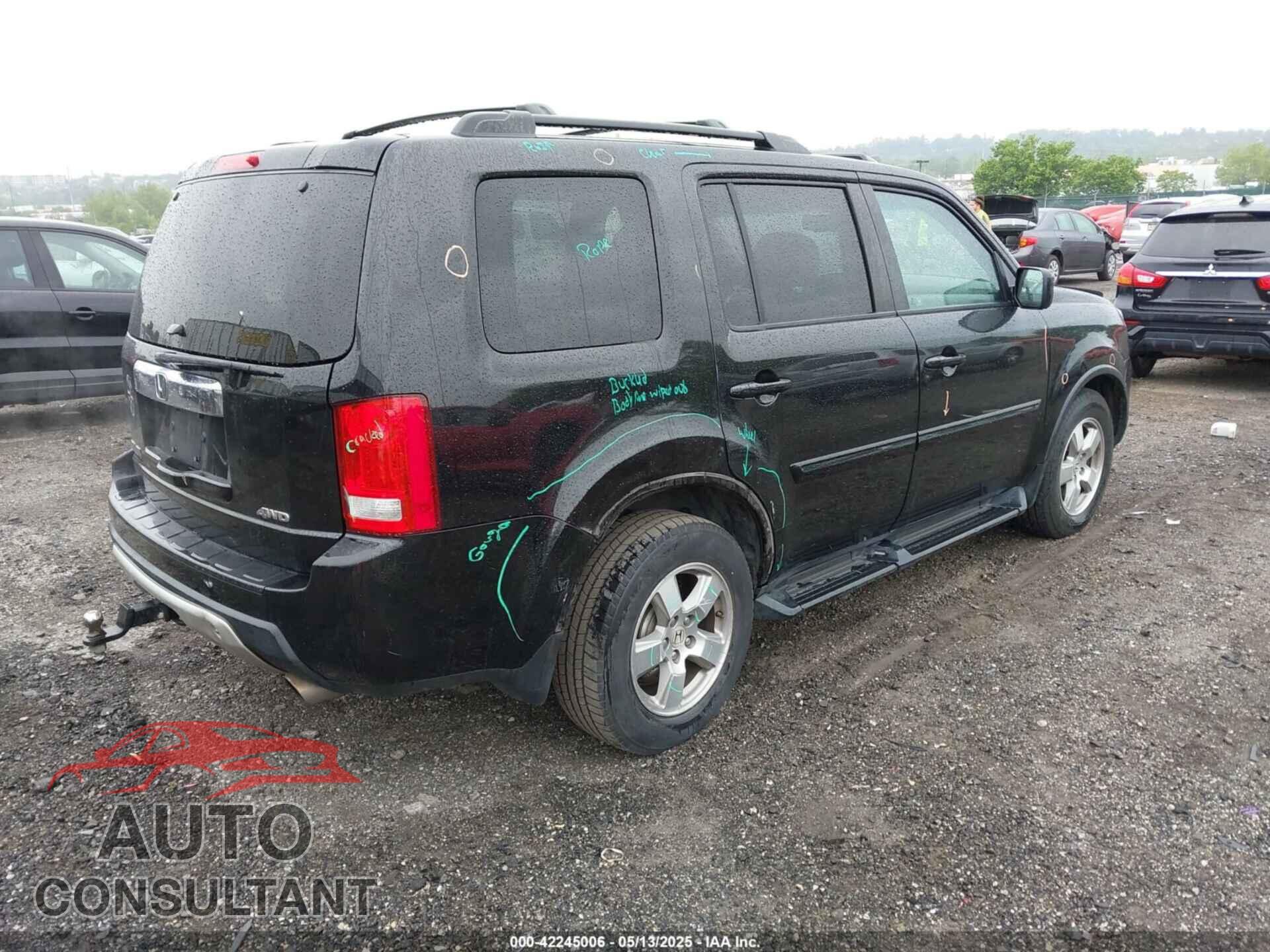 HONDA PILOT 2011 - 5FNYF4H51BB083080