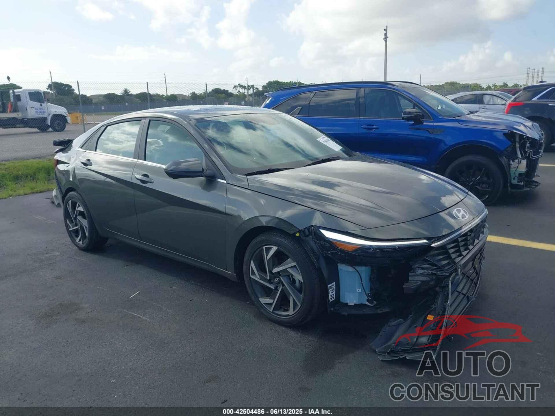 HYUNDAI ELANTRA 2024 - KMHLP4DG4RU820204