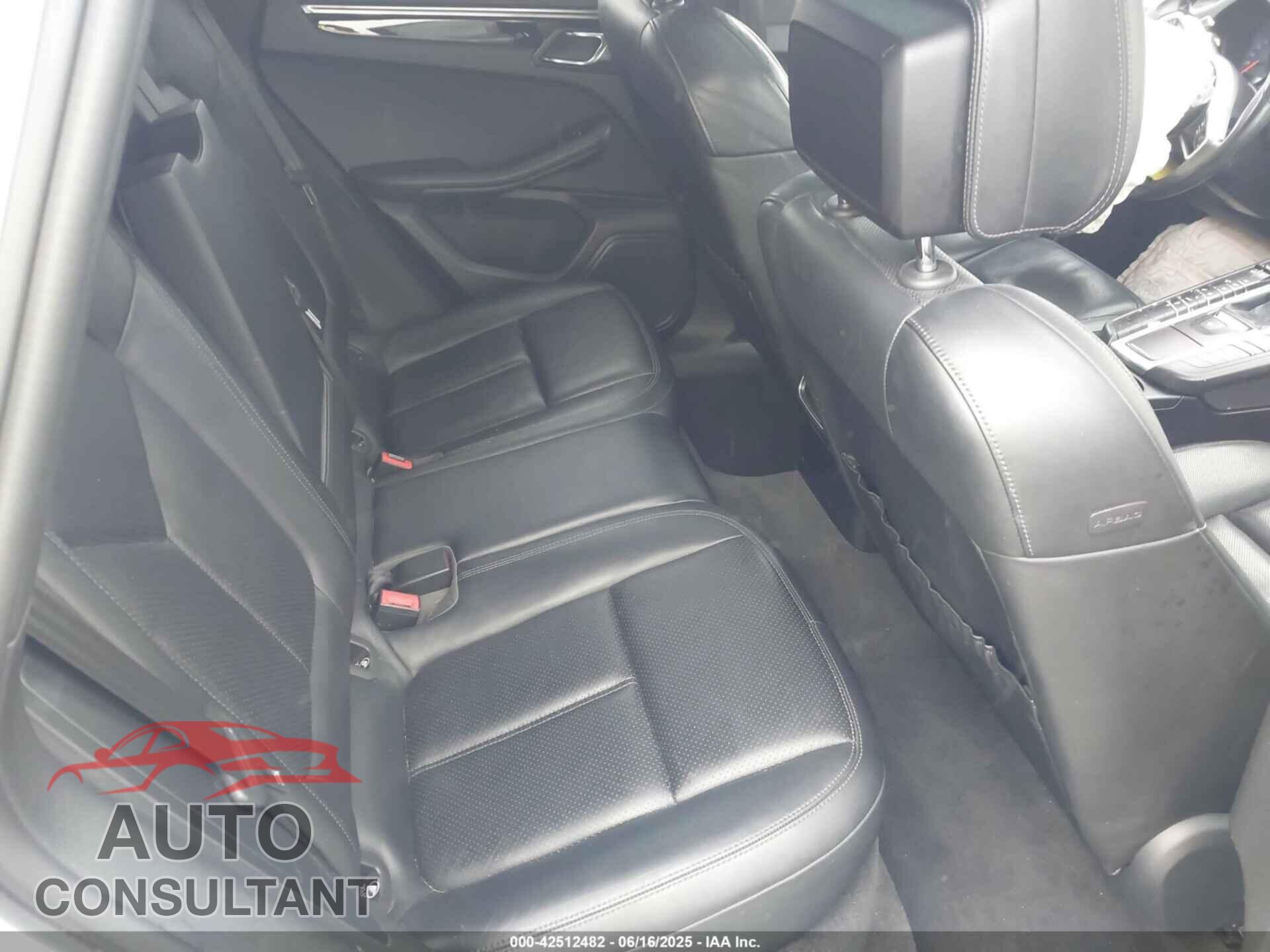 PORSCHE MACAN 2016 - WP1AB2A59GLB47204