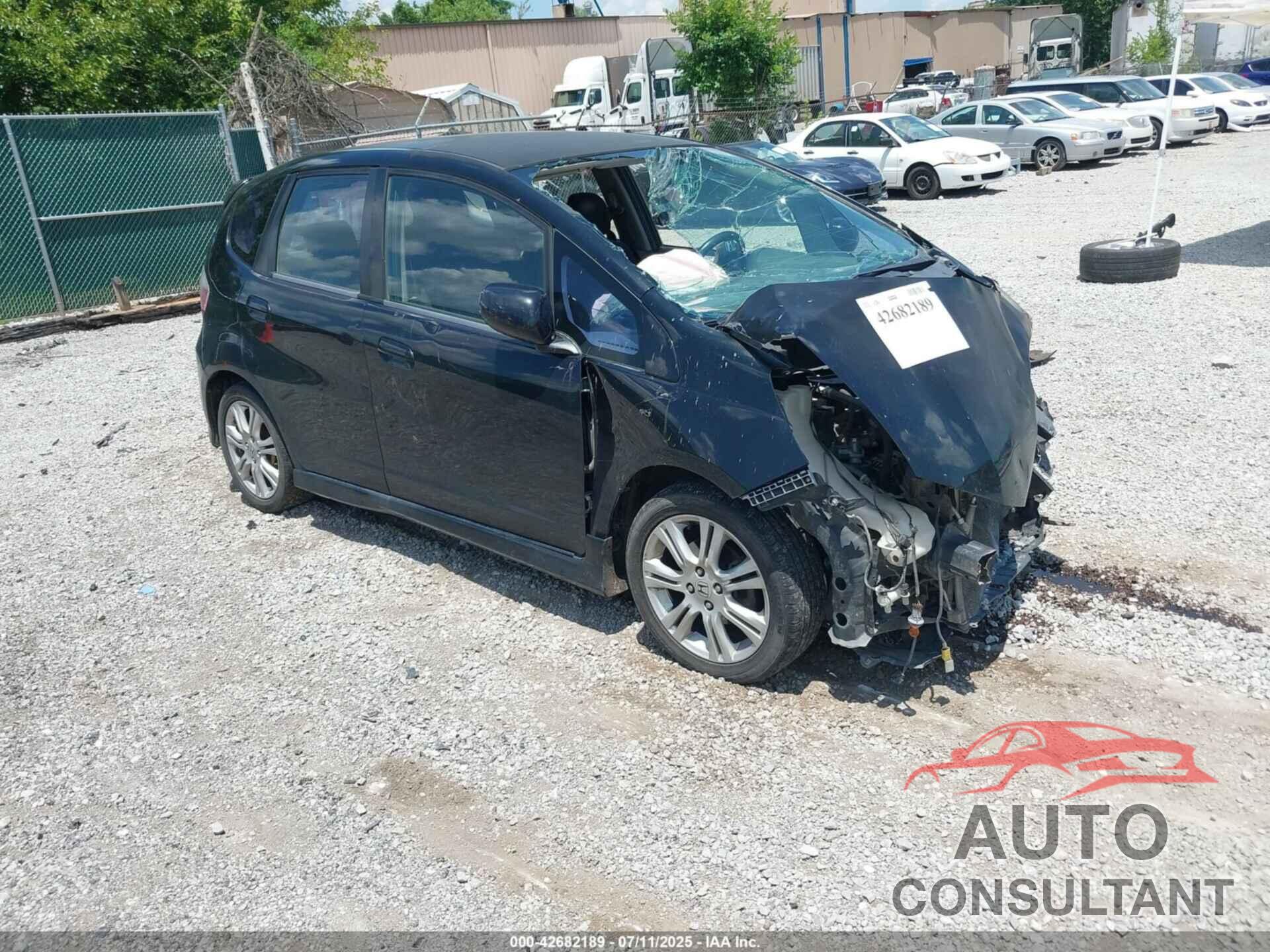HONDA FIT 2011 - JHMGE8H55BC015611