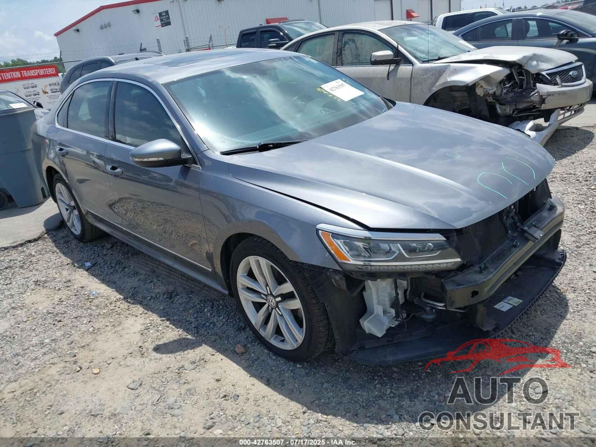 VOLKSWAGEN PASSAT 2017 - 1VWGT7A33HC068033