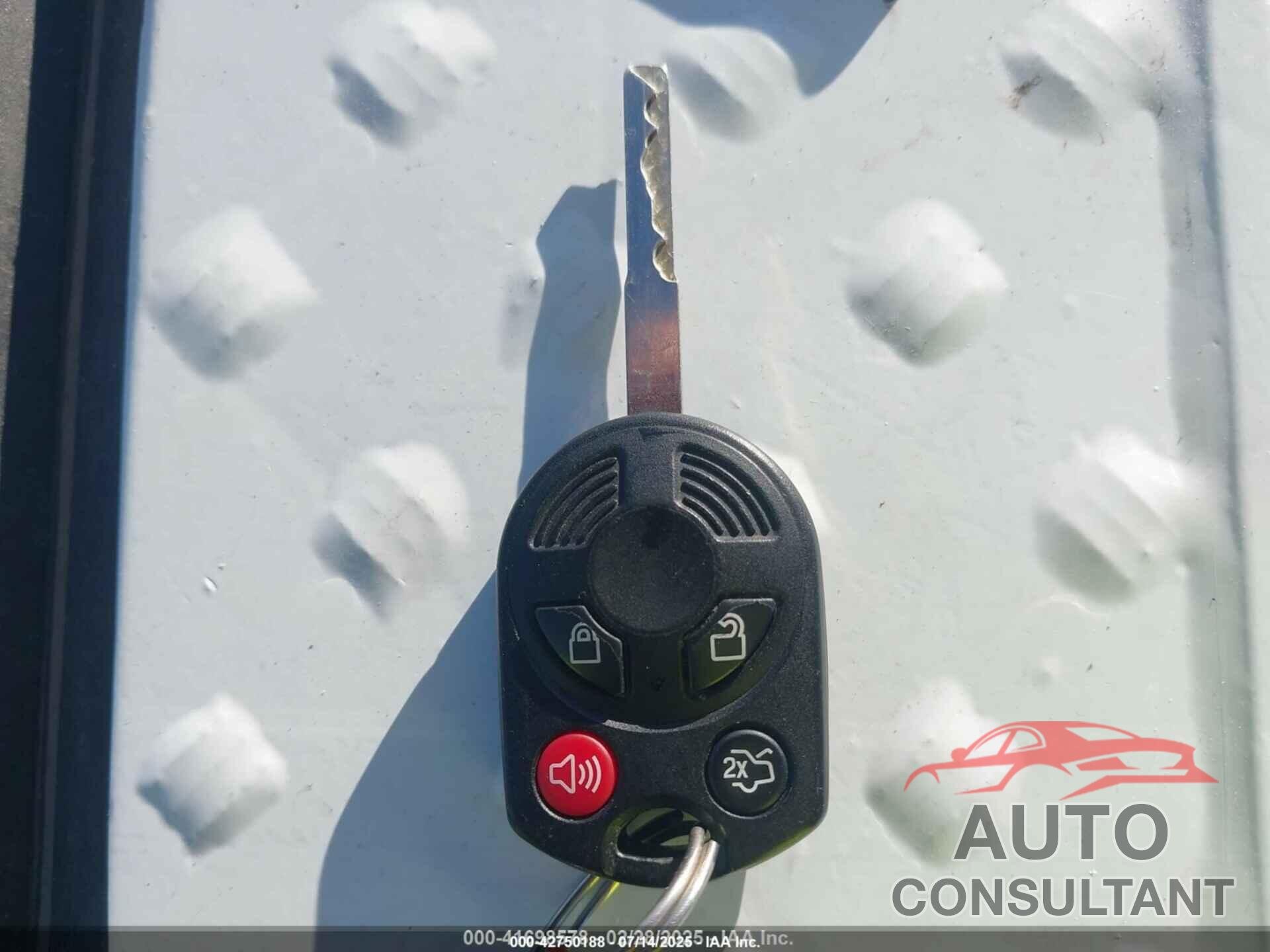 FORD ESCAPE 2017 - 1FMCU9G93HUC02907