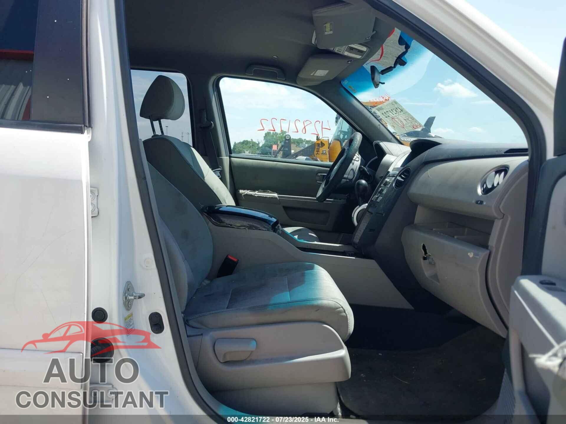HONDA PILOT 2011 - 5FNYF3H49BB006216