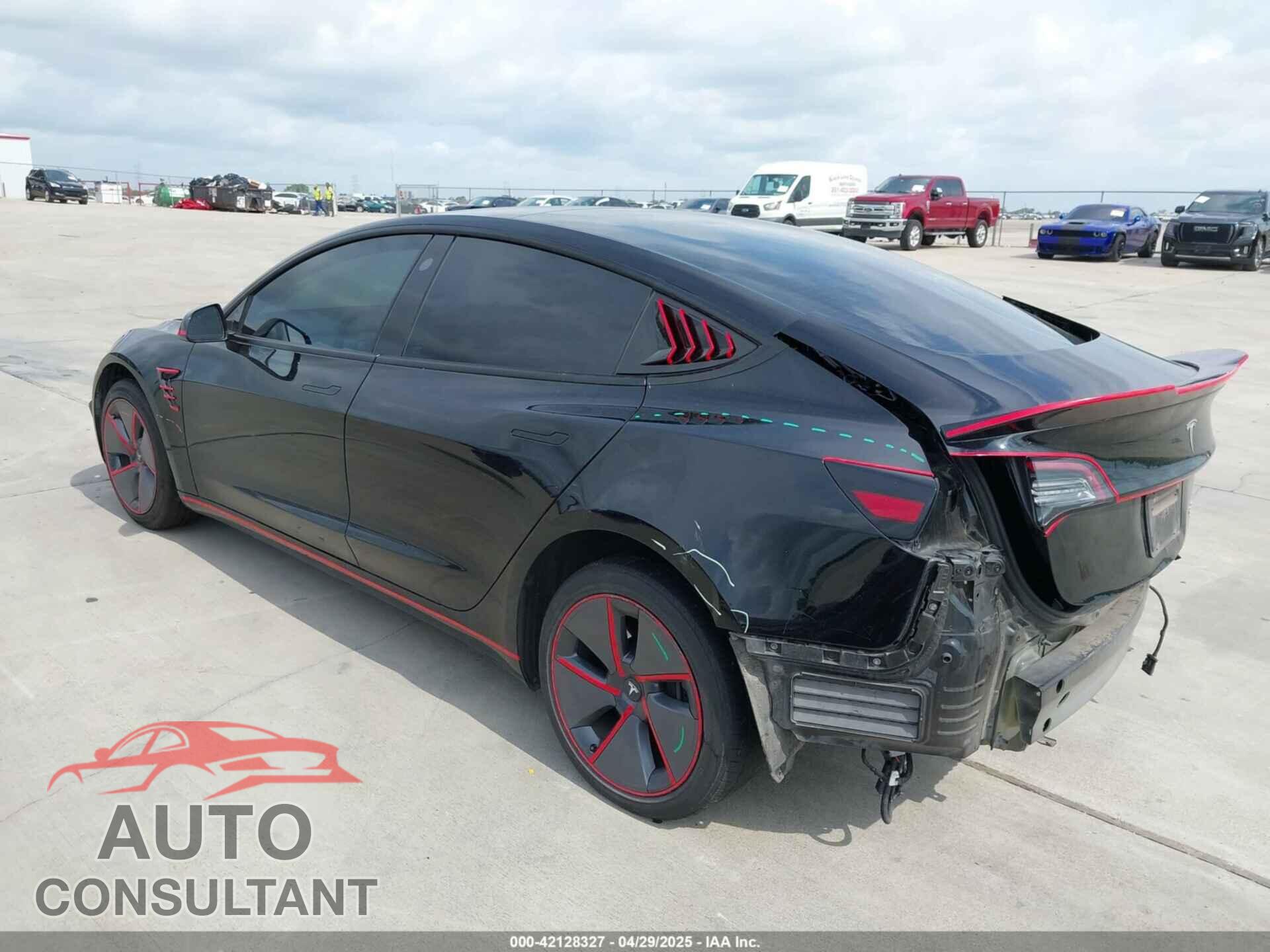 TESLA MODEL 3 2023 - 5YJ3E1EA5PF484040