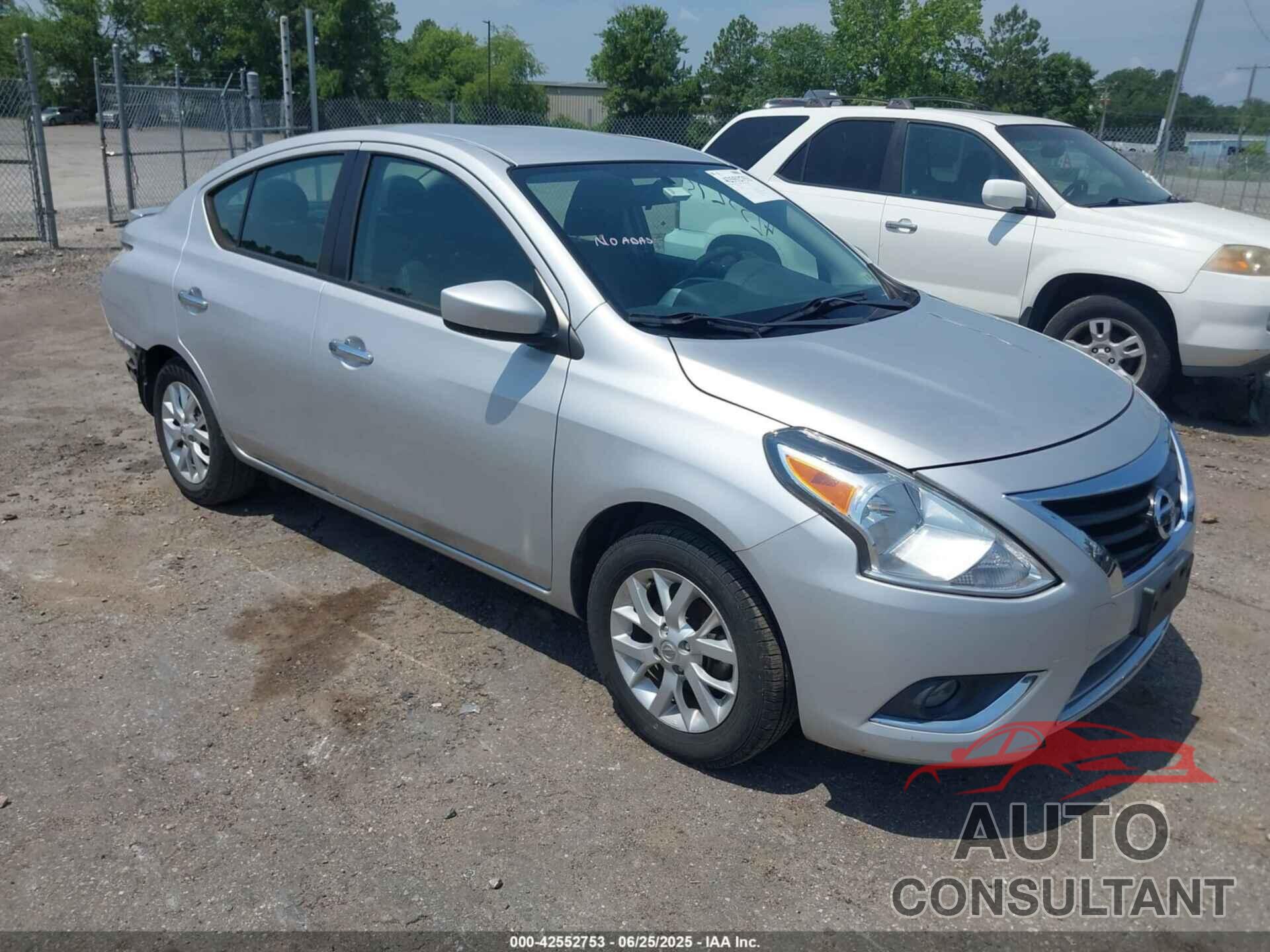 NISSAN VERSA 2017 - 3N1CN7AP3HL878588