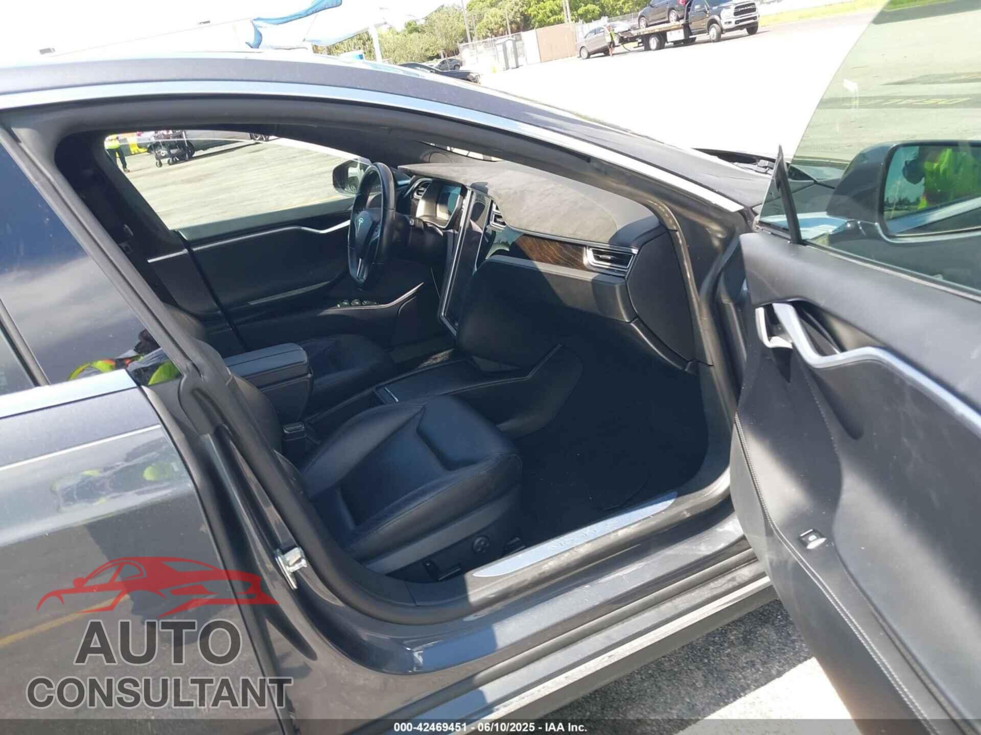 TESLA MODEL S 2016 - 5YJSA1E16GF156312