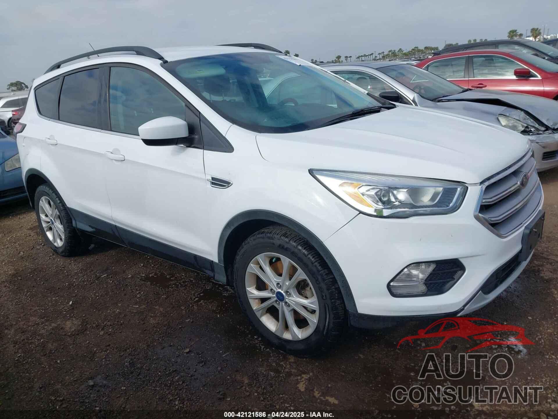 FORD ESCAPE 2017 - 1FMCU9GD3HUD95726