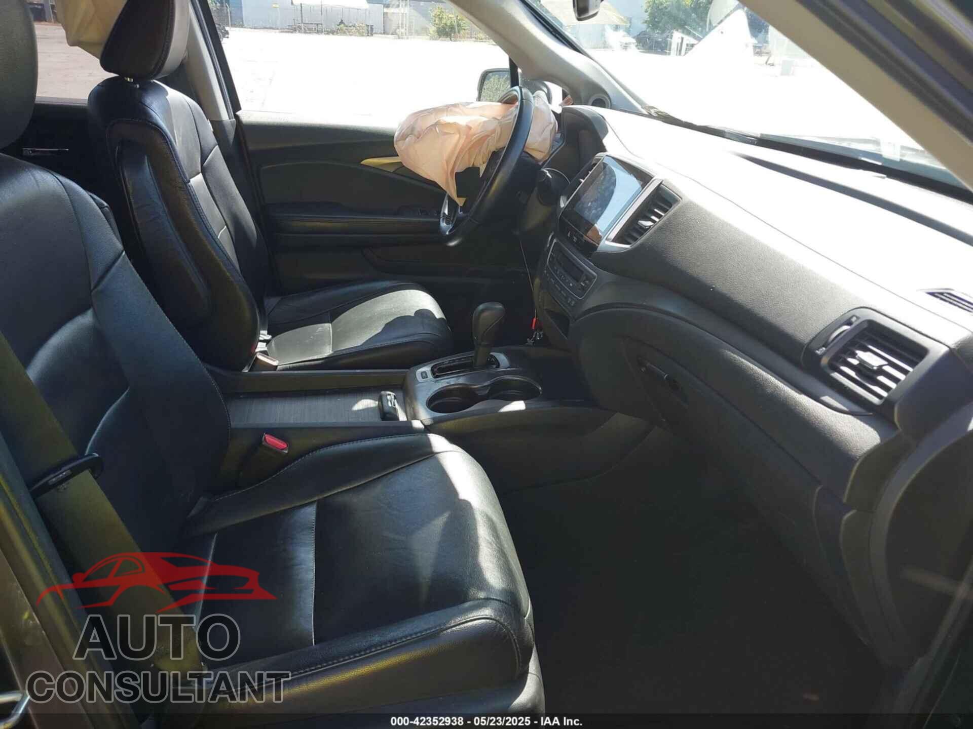 HONDA PILOT 2017 - 5FNYF5H52HB030869