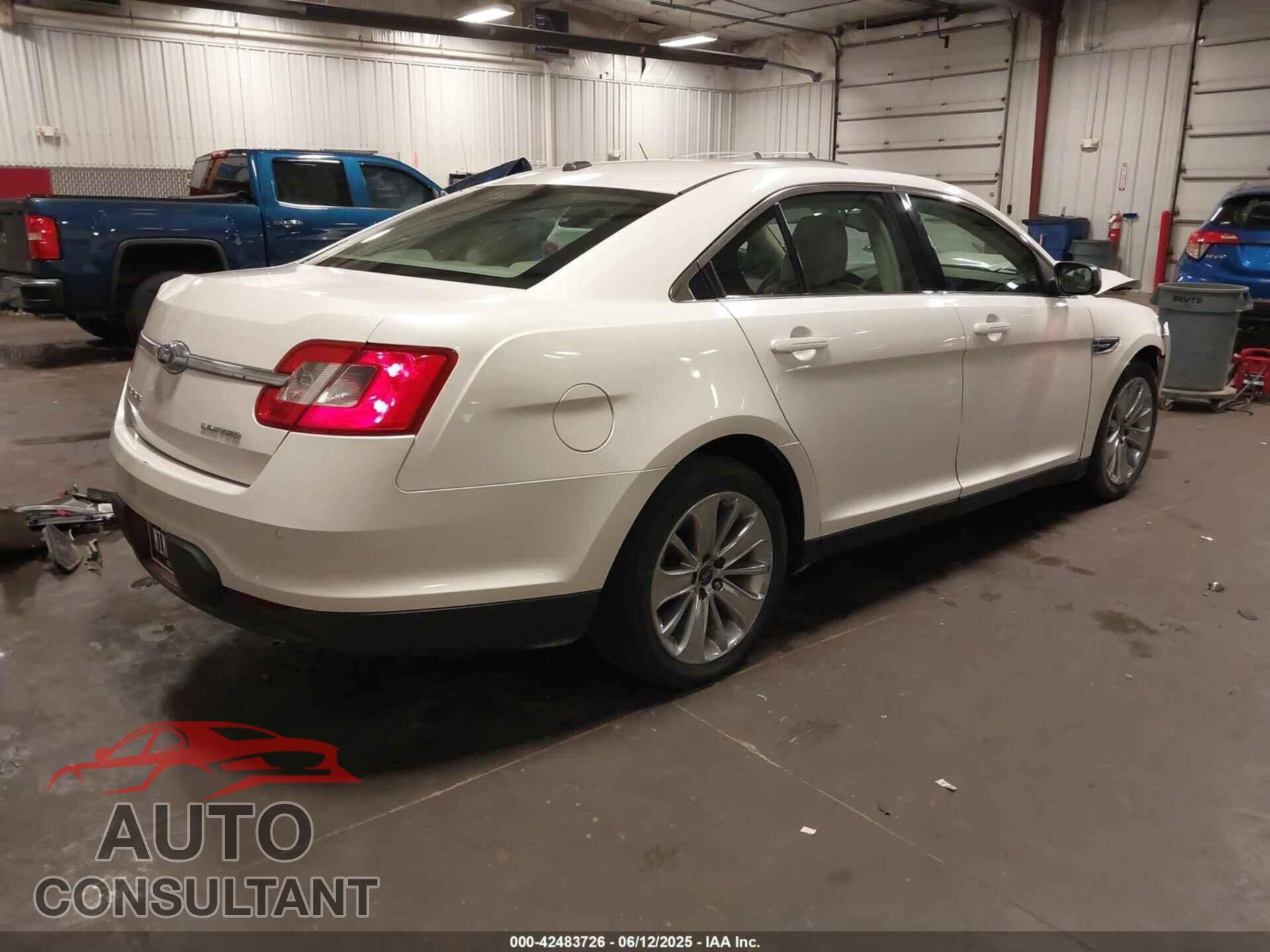 FORD TAURUS 2010 - 1FAHP2FW4AG148771