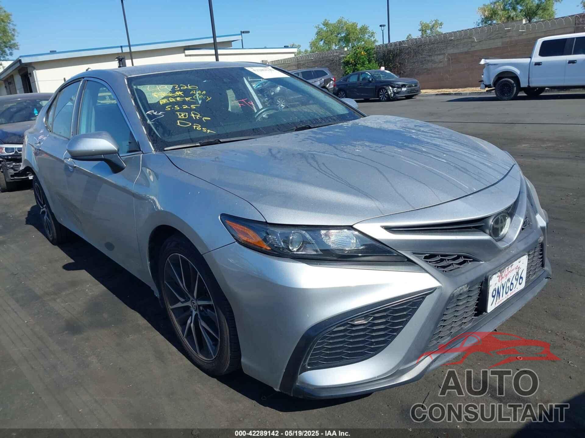 TOYOTA CAMRY 2021 - 4T1G11AK3MU602600