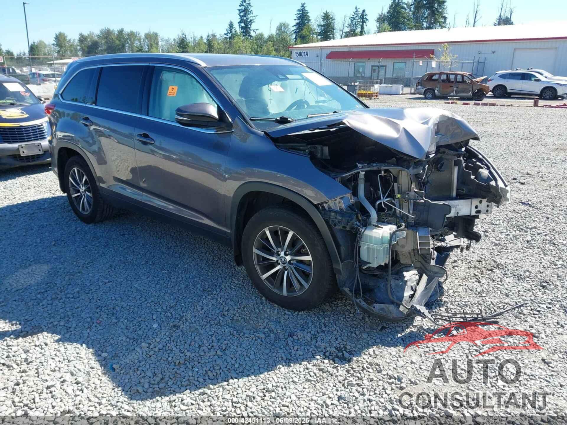 TOYOTA HIGHLANDER 2019 - 5TDJZRFH3KS570490