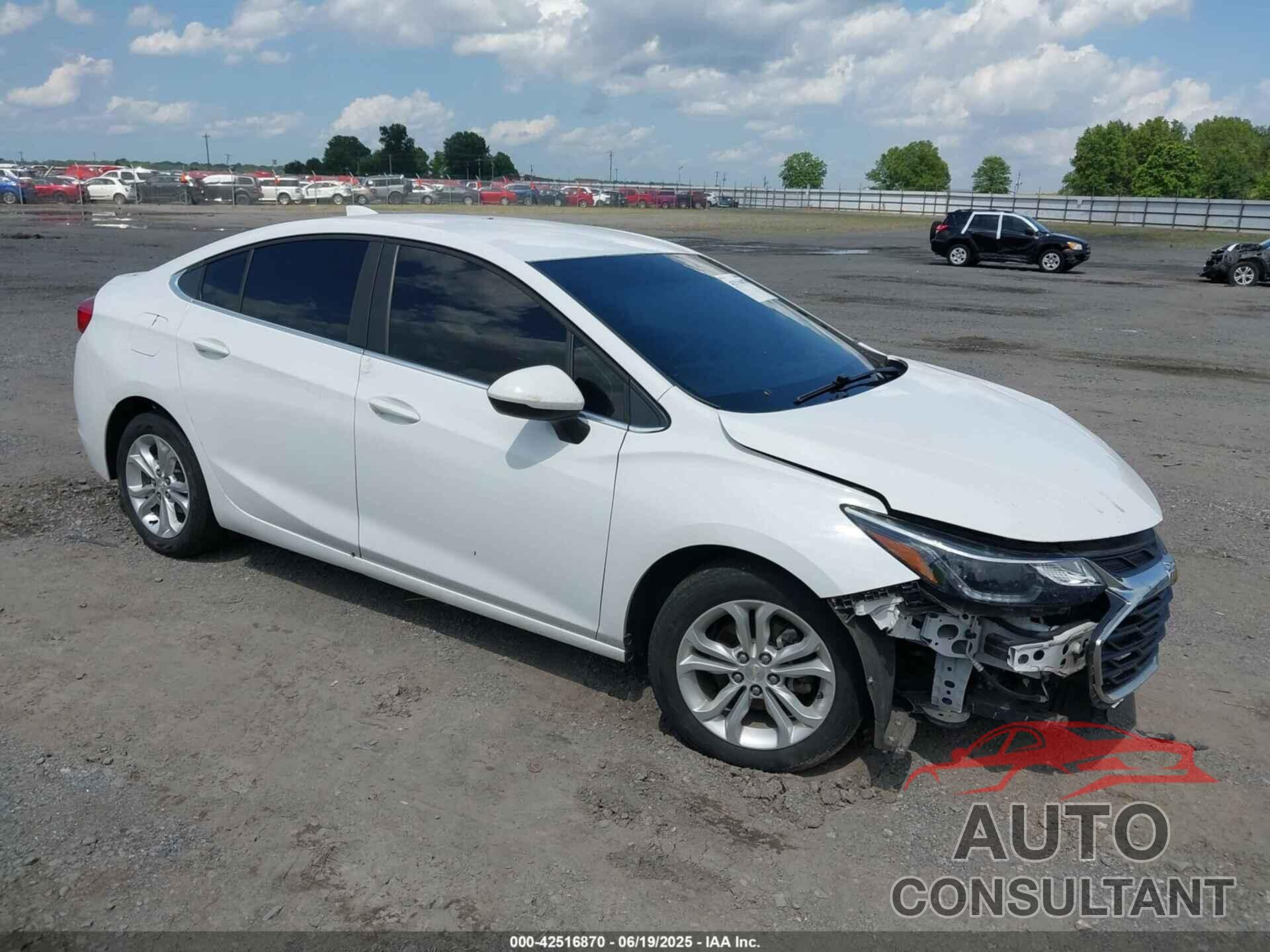CHEVROLET CRUZE 2019 - 1G1BE5SM1K7118312