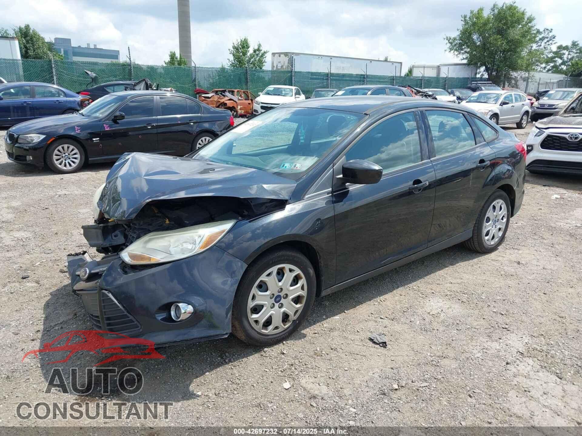 FORD FOCUS 2012 - 1FAHP3F26CL157551