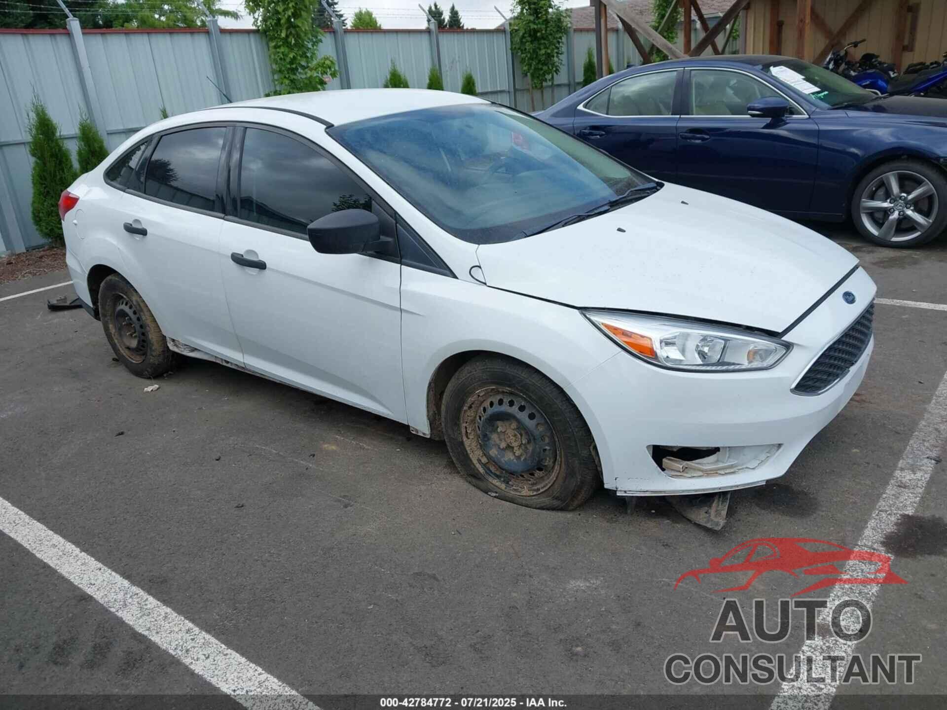 FORD FOCUS 2018 - 1FADP3E22JL313257