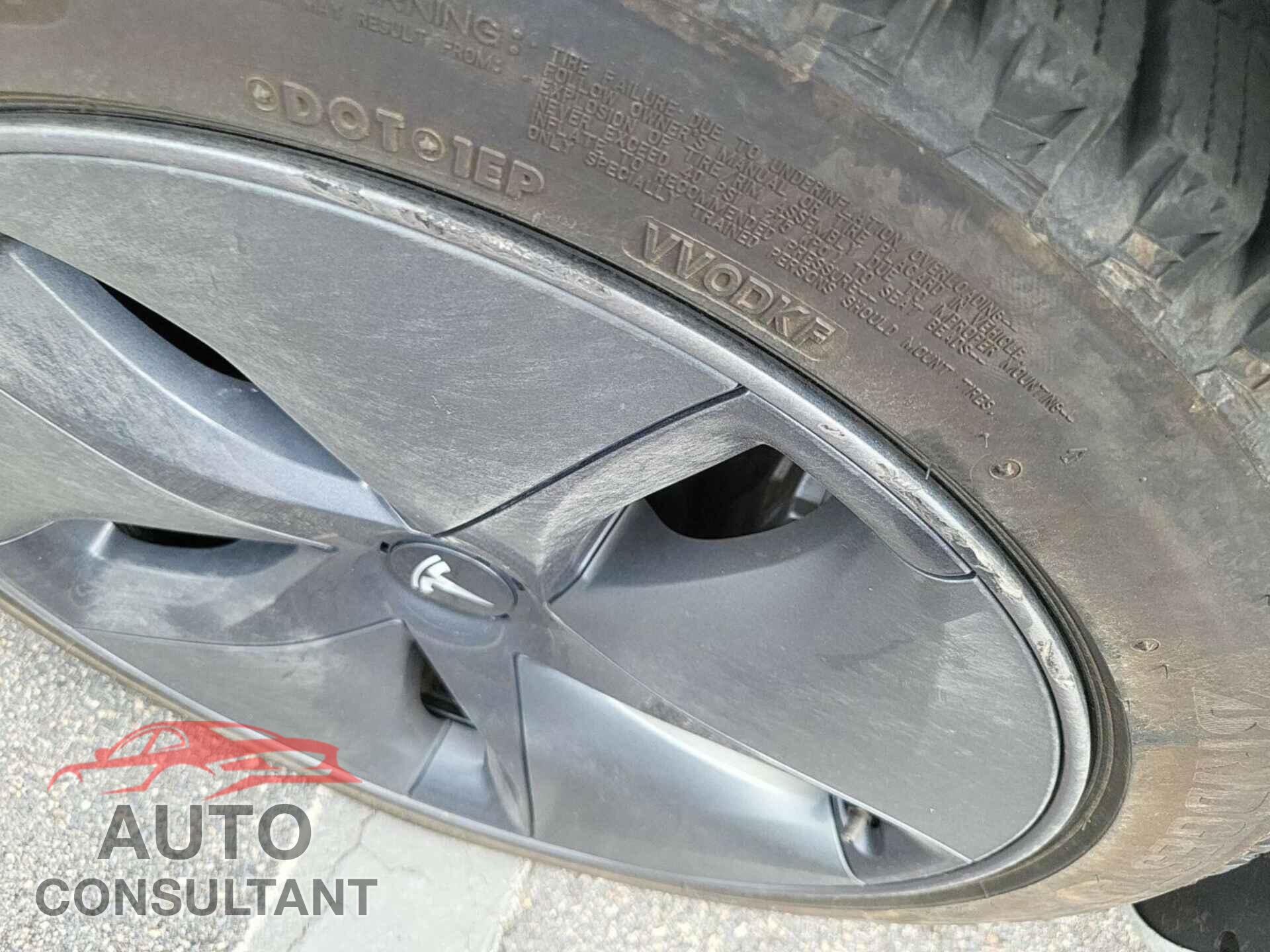 TESLA MODEL 3 2020 - 5YJ3E1EB7LF795231