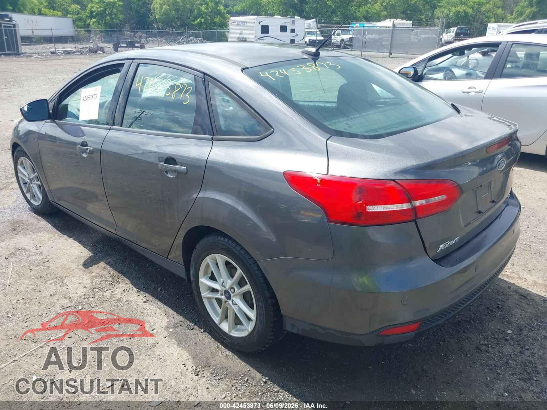 FORD FOCUS 2015 - 1FADP3F23FL213772