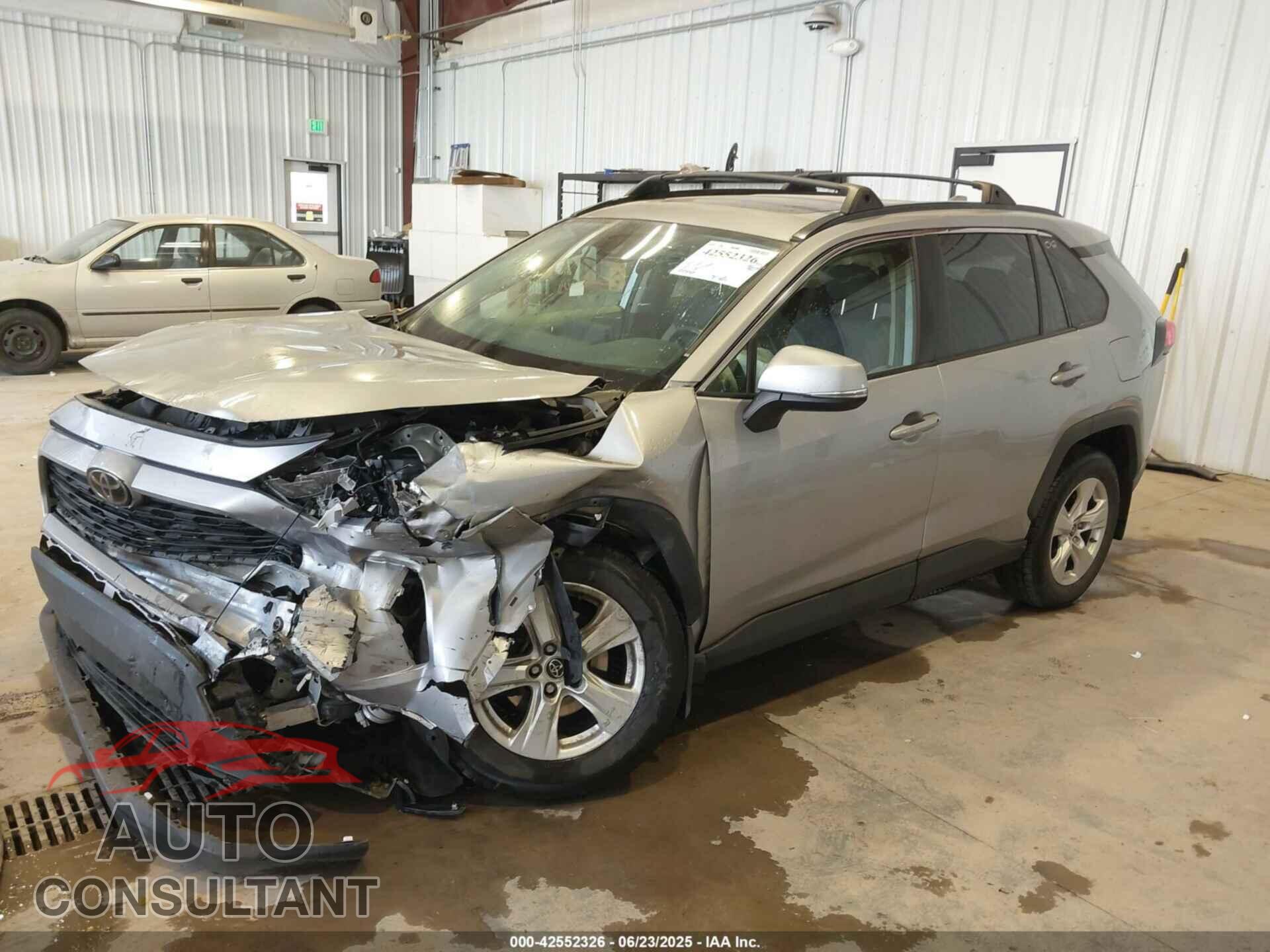 TOYOTA RAV4 2019 - JTMP1RFV8KD008135