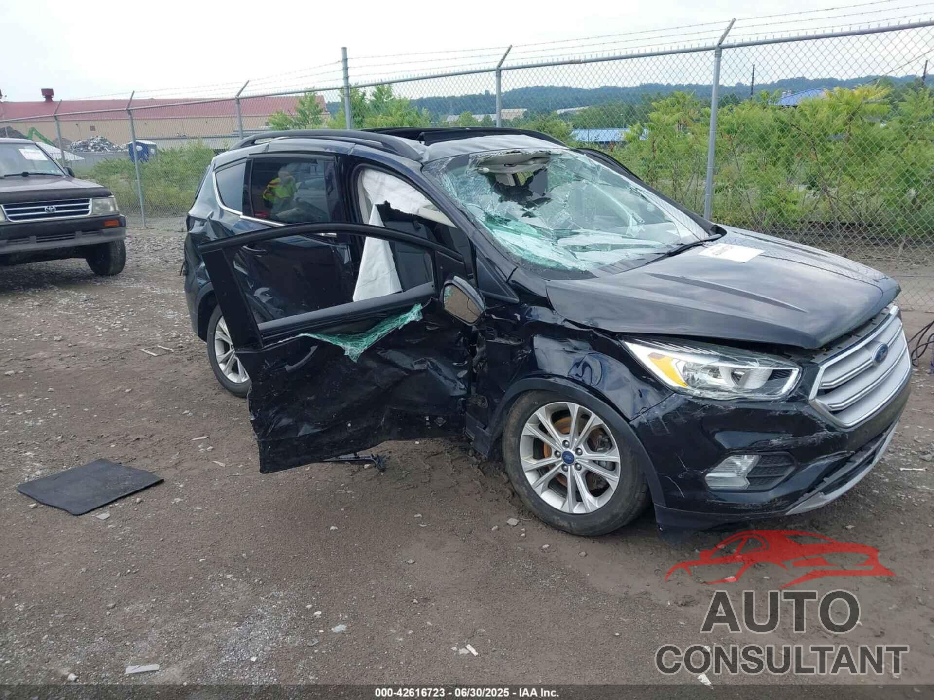 FORD ESCAPE 2018 - 1FMCU9GD1JUB28557