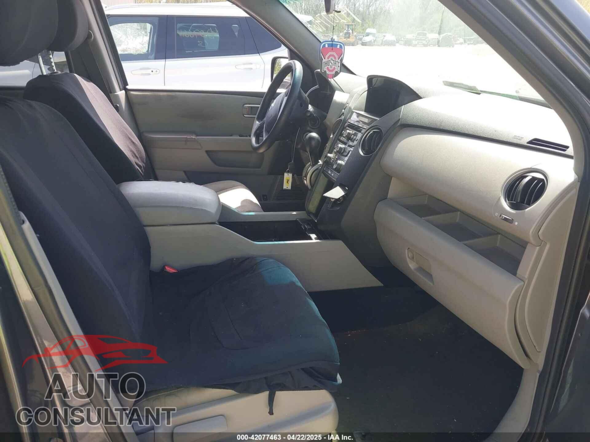 HONDA PILOT 2015 - 5FNYF4H20FB028194