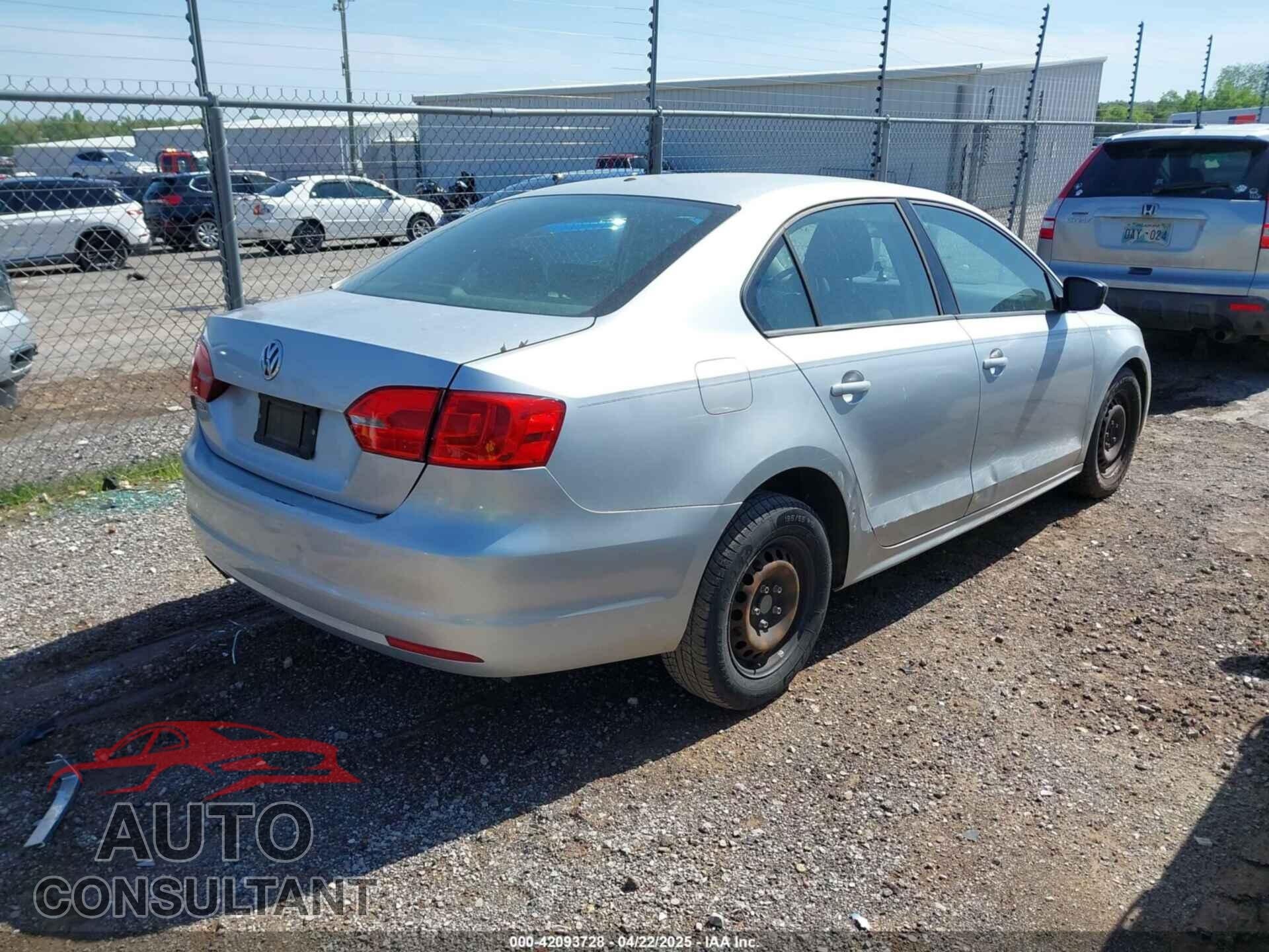 VOLKSWAGEN JETTA 2013 - 3VW2K7AJ2DM412424