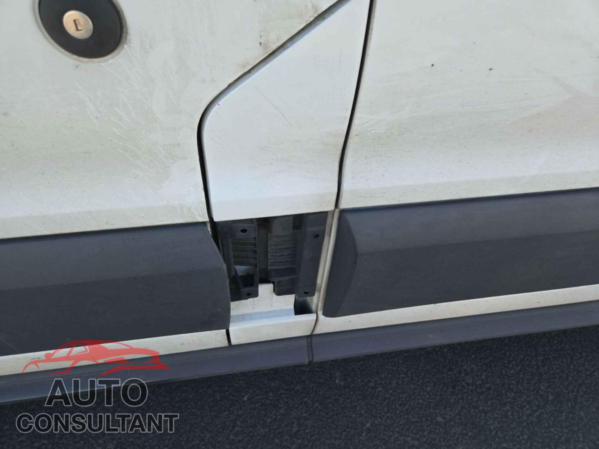 FORD TRANSIT 2017 - 1FTYR2CM1HKA31809