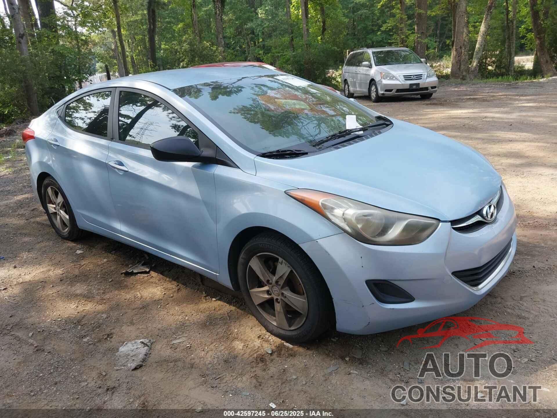 HYUNDAI ELANTRA 2011 - KMHDH4AE7BU119084