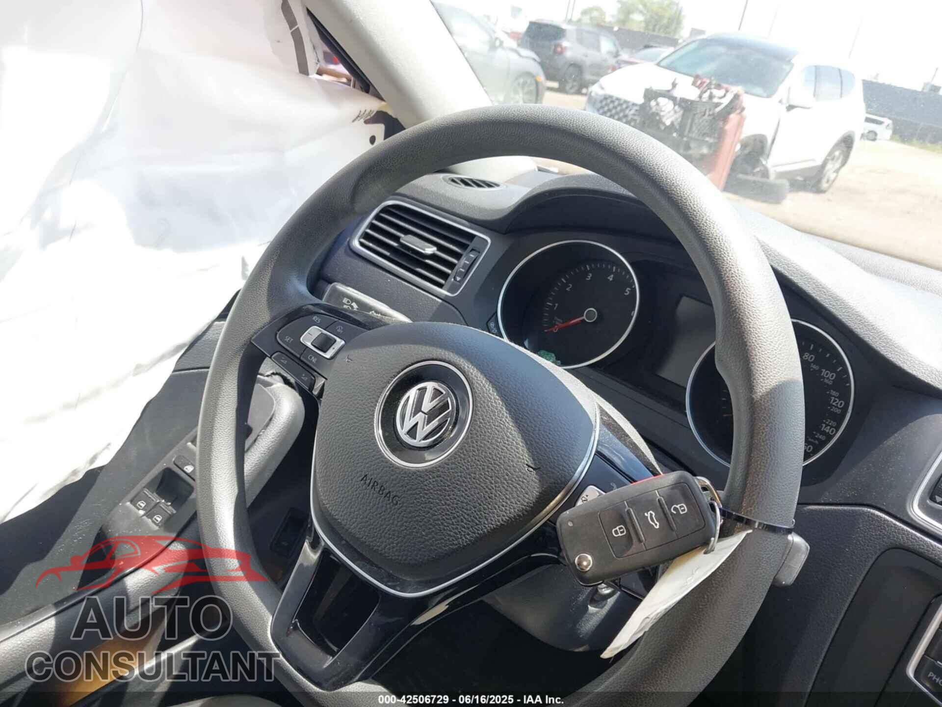VOLKSWAGEN JETTA 2017 - 3VW2B7AJ5HM286369