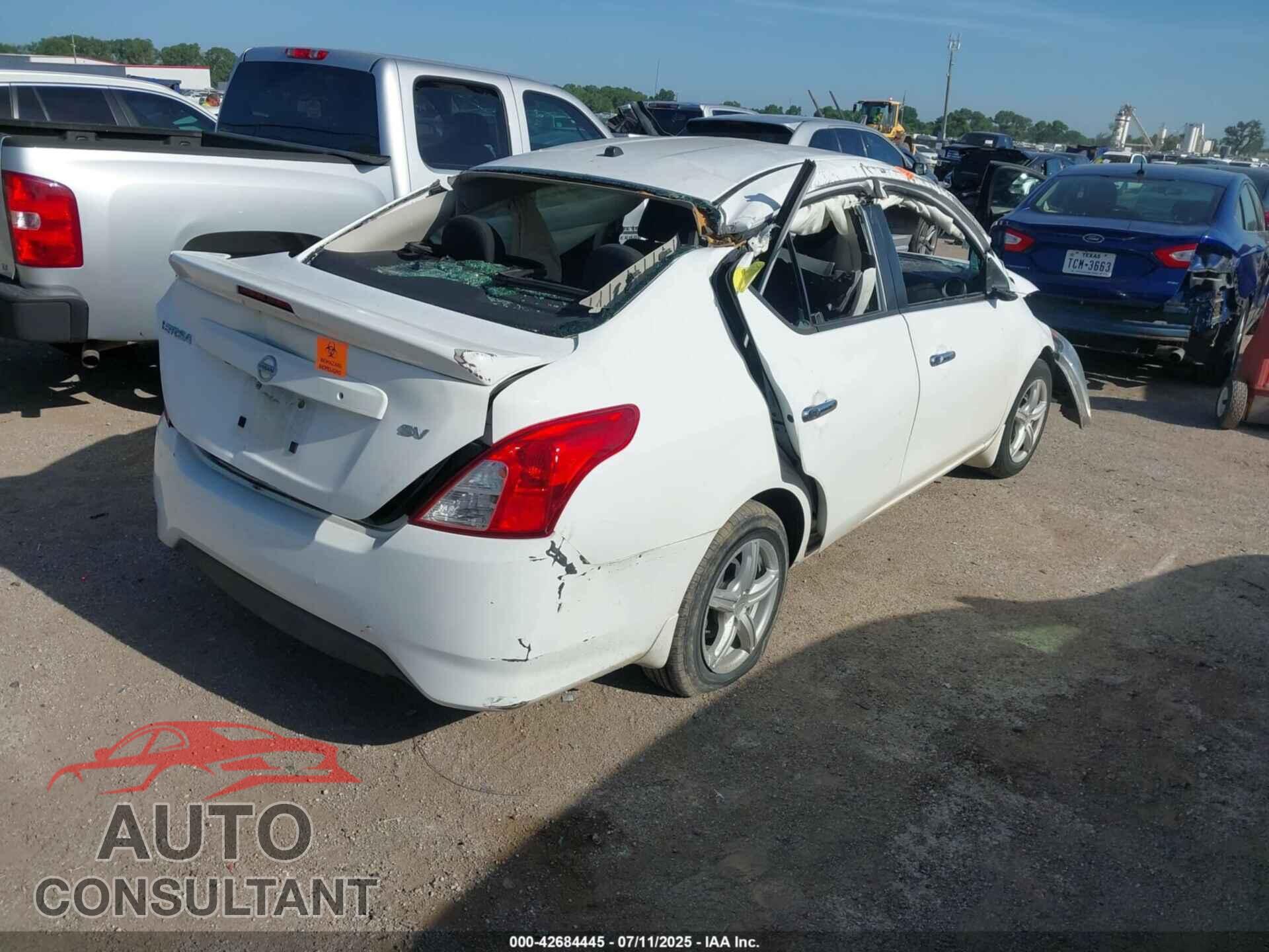 NISSAN VERSA 2019 - 3N1CN7AP3KL838695