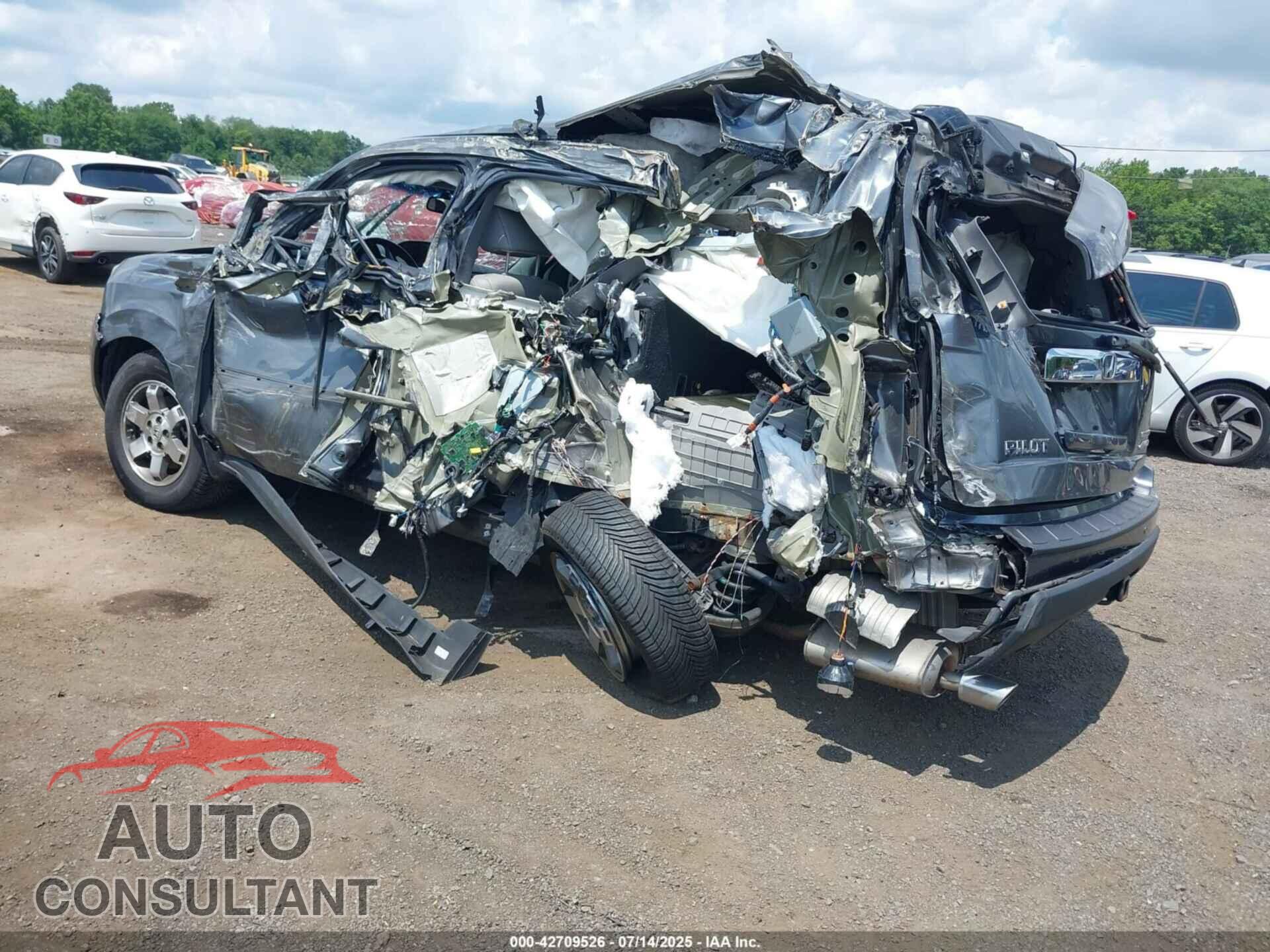 HONDA PILOT 2011 - 5FNYF4H97BB083555