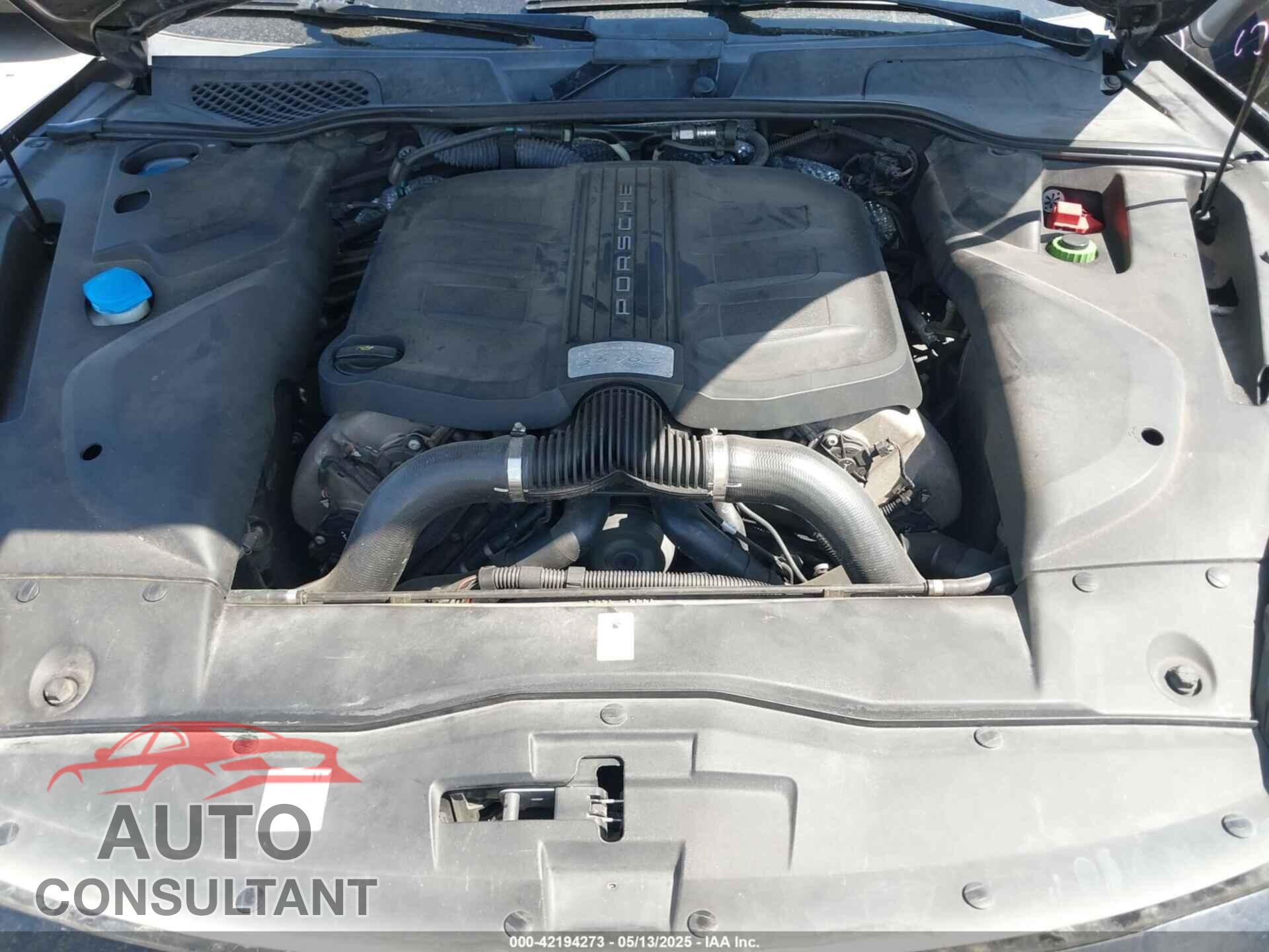 PORSCHE CAYENNE 2017 - WP1AB2A24HLA52279