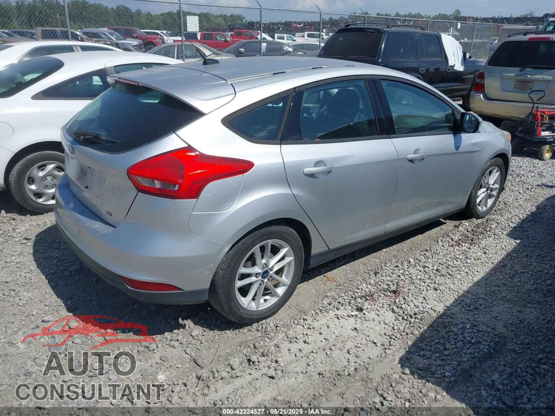 FORD FOCUS 2015 - 1FADP3K21FL276052