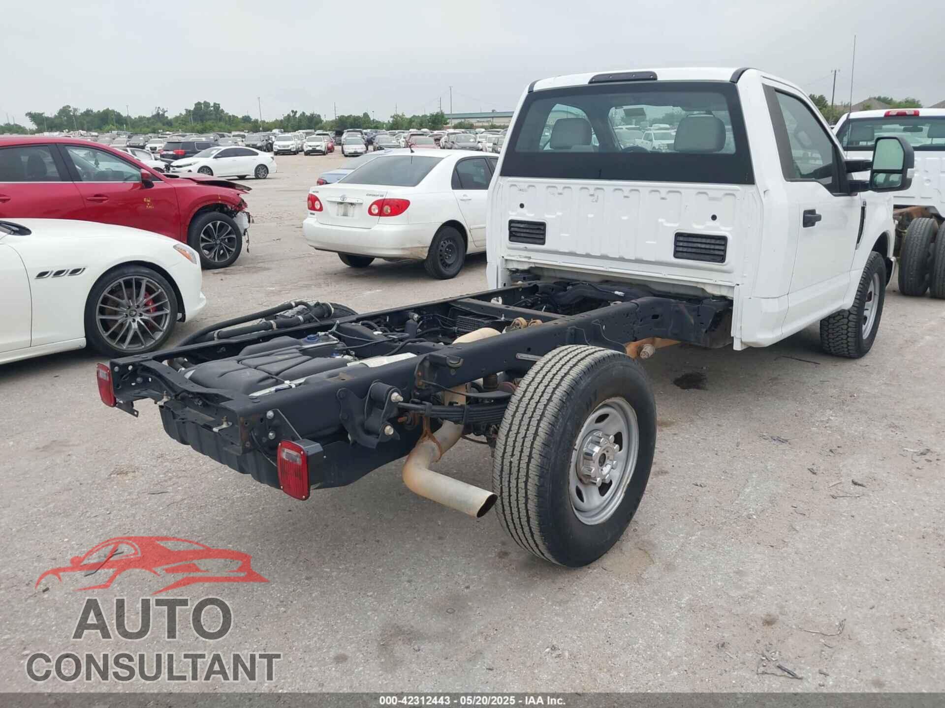 FORD F-350 CHASSIS 2017 - 1FDRF3E67HEE28260