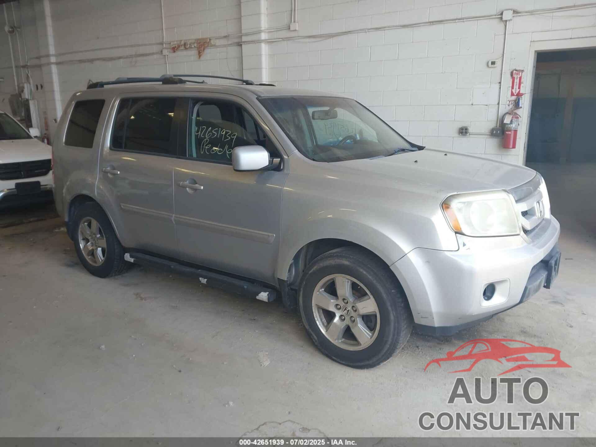 HONDA PILOT 2011 - 5FNYF4H52BB047494