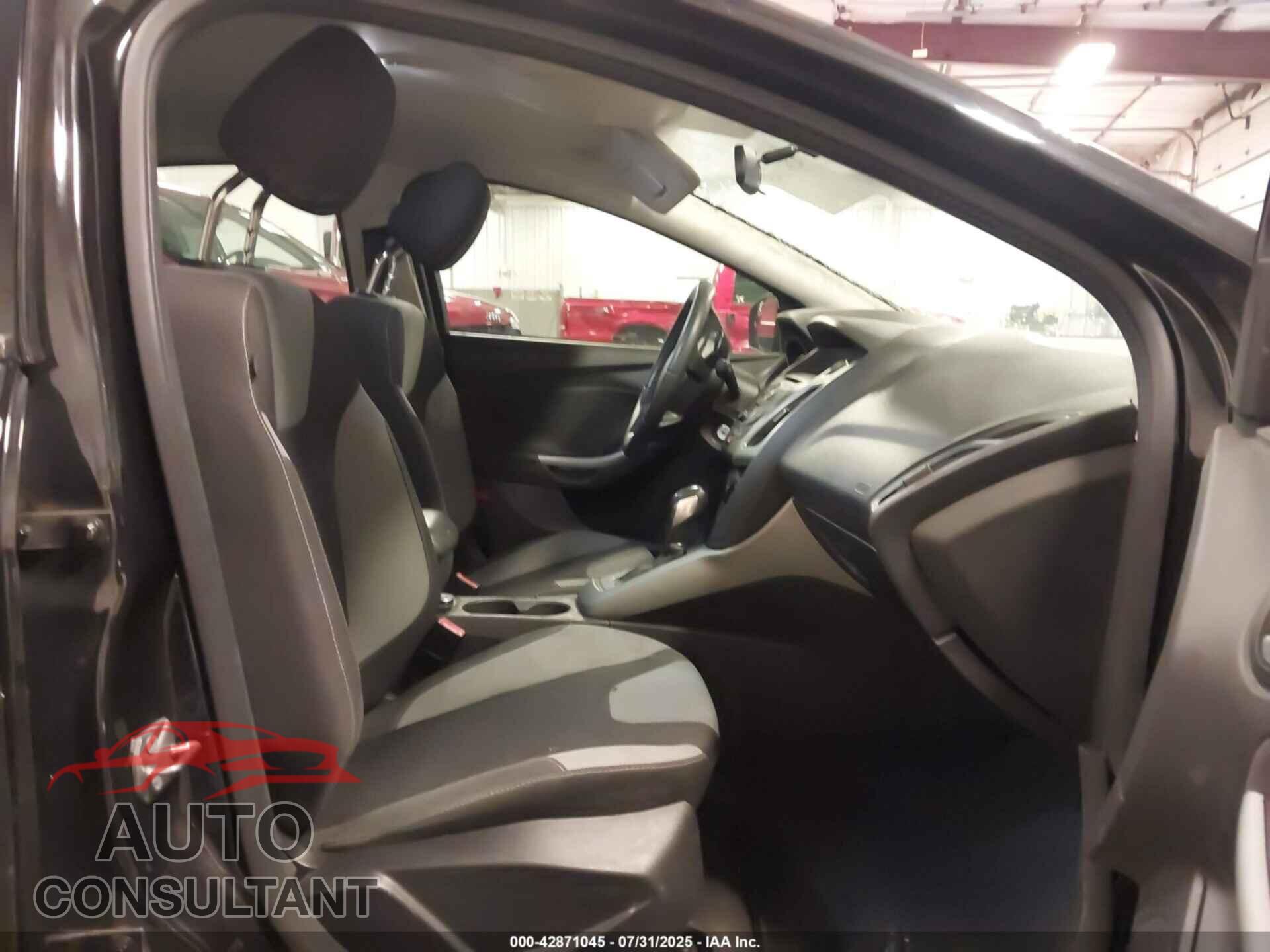 FORD FOCUS 2012 - 1FAHP3F25CL289717