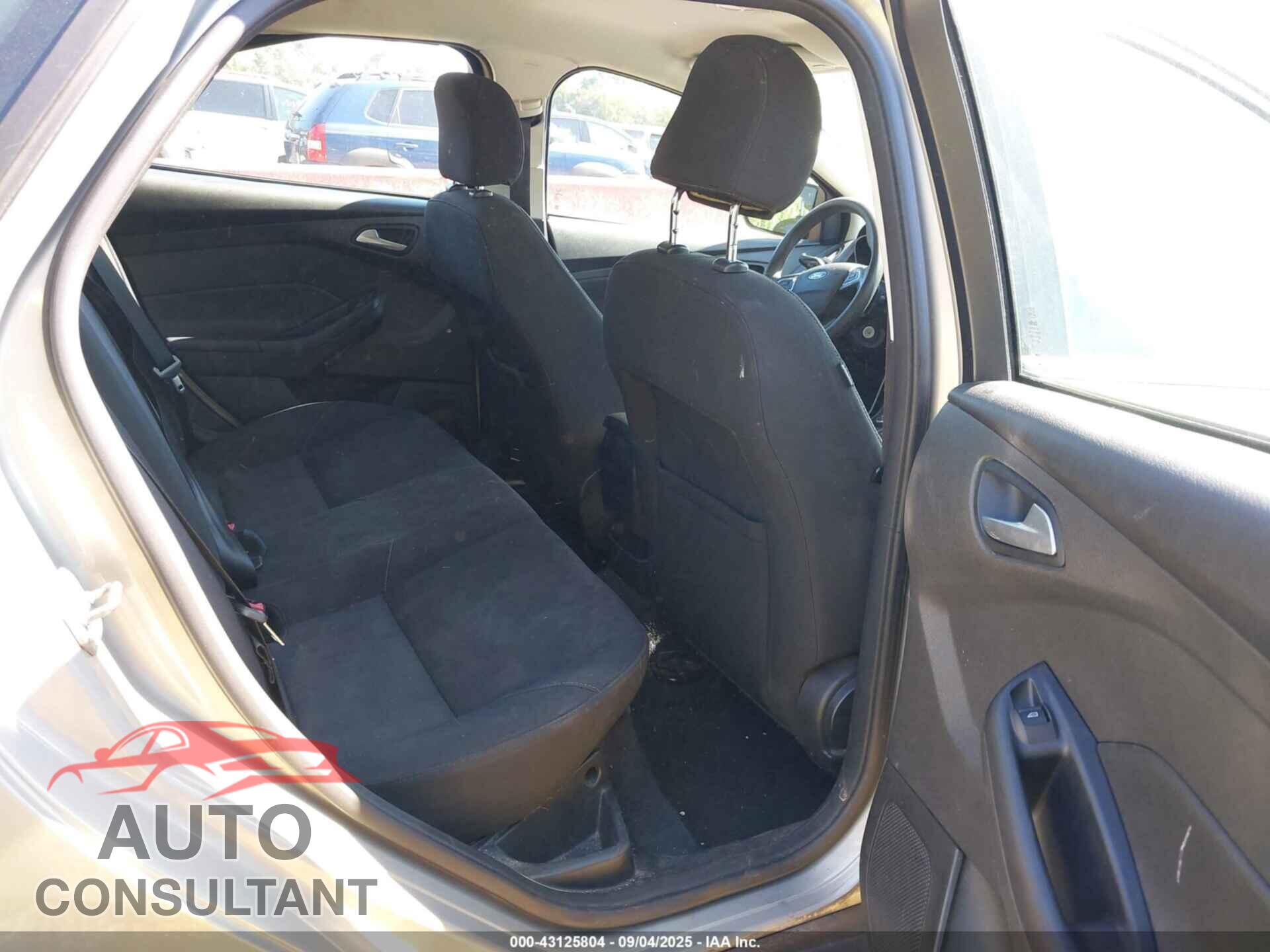 FORD FOCUS 2015 - 1FADP3F21FL325860