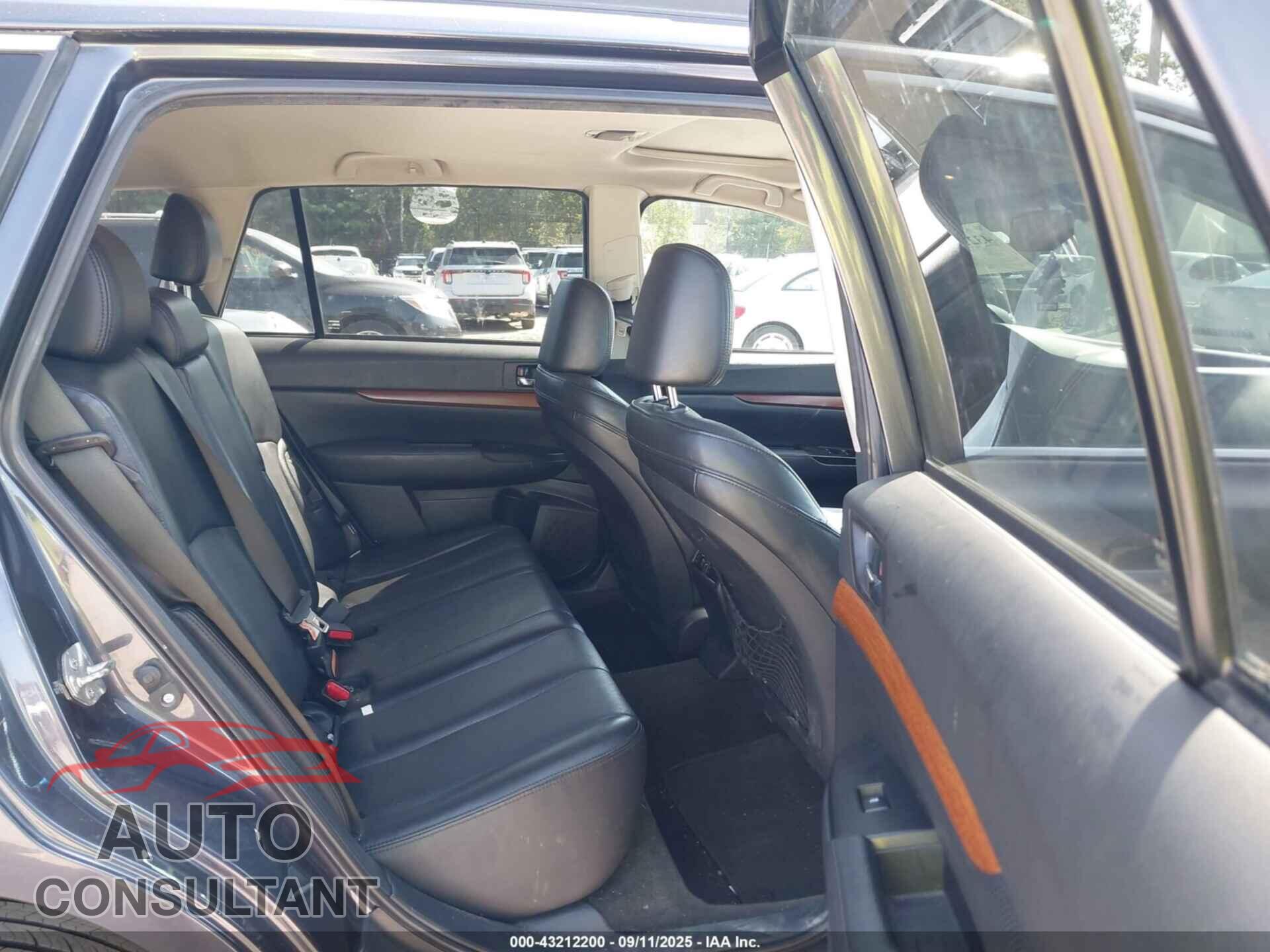 SUBARU OUTBACK 2013 - 4S4BRBLC9D3300927