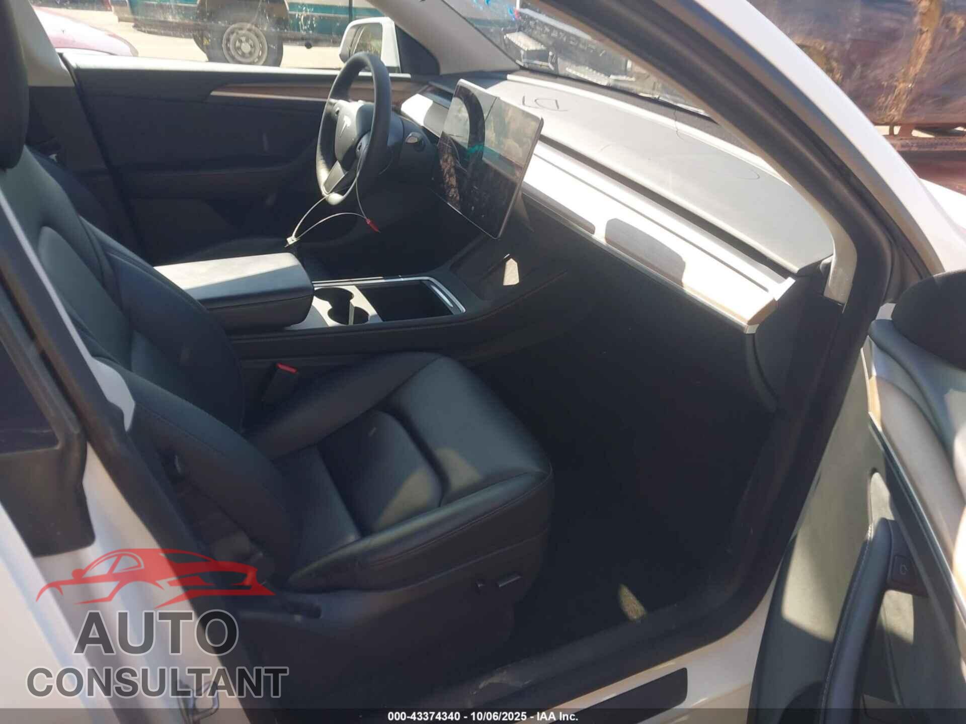 TESLA MODEL Y 2023 - 7SAYGAEE2PF787251