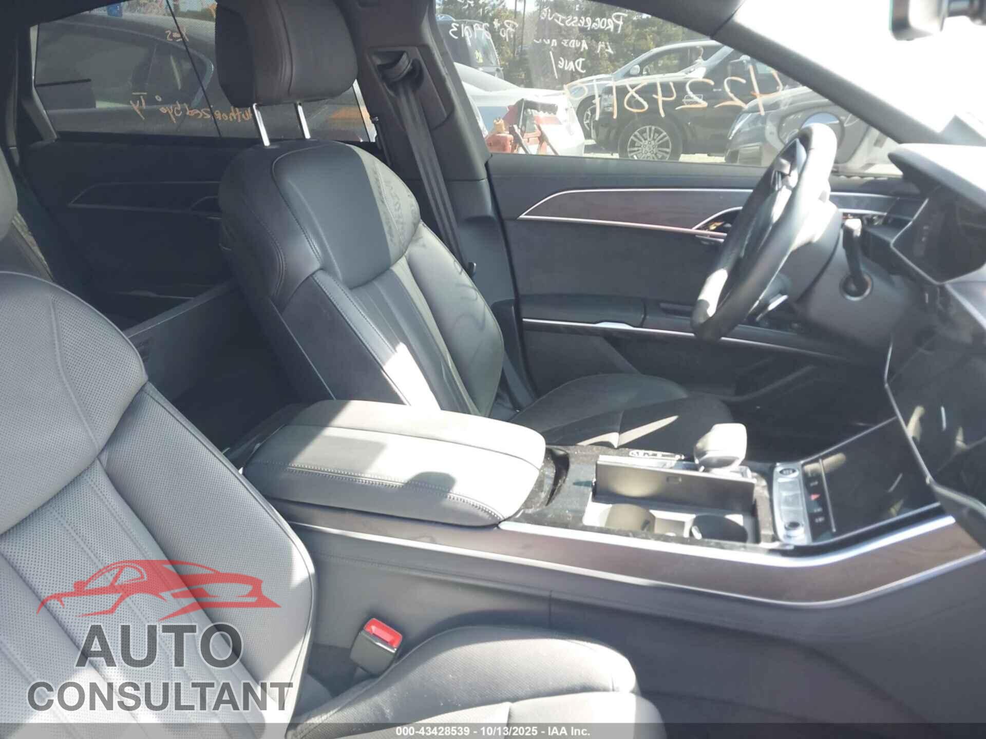 AUDI A8 2024 - WAULDAF84RN001296