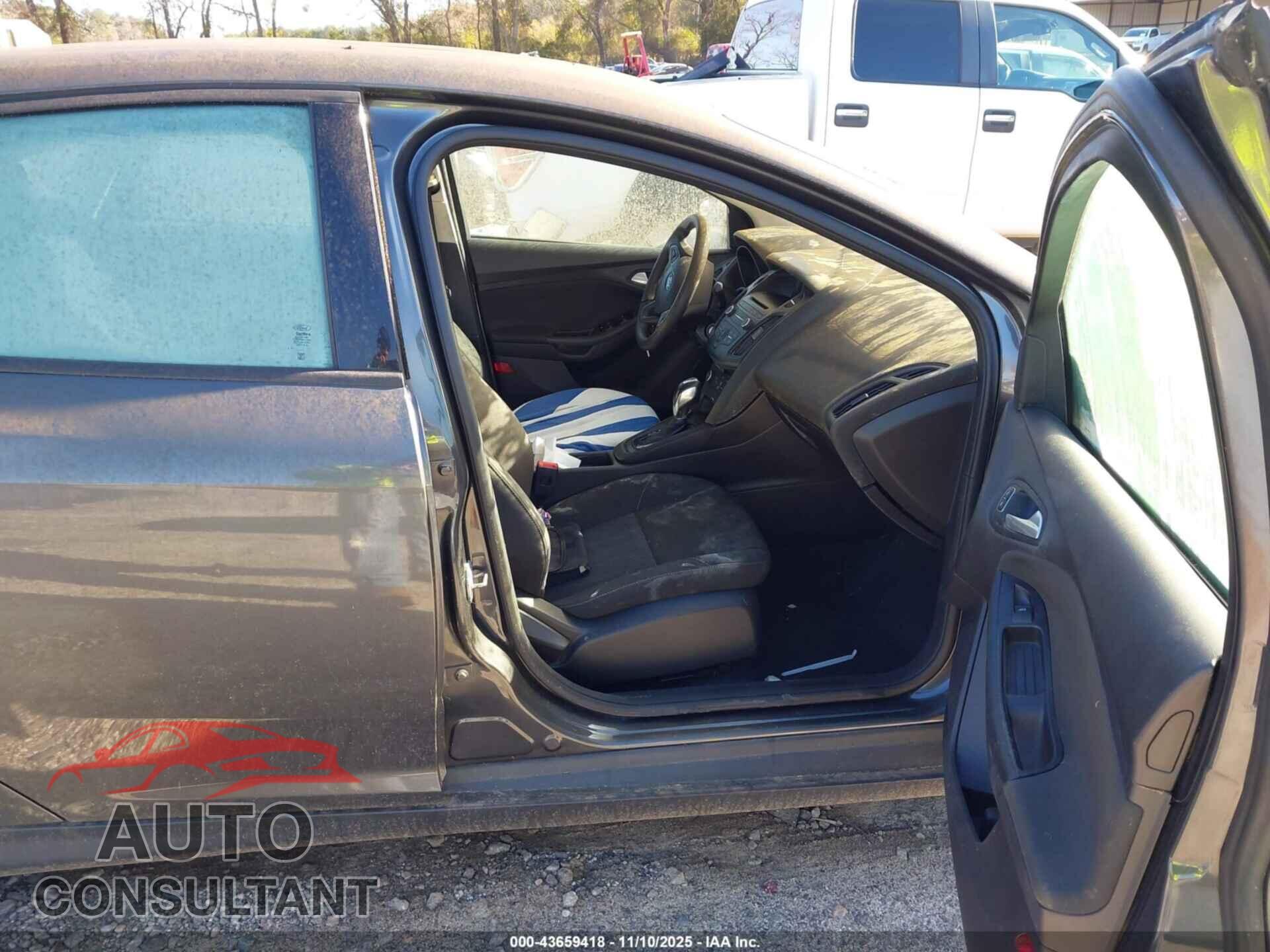 FORD FOCUS 2015 - 1FADP3F20FL206598