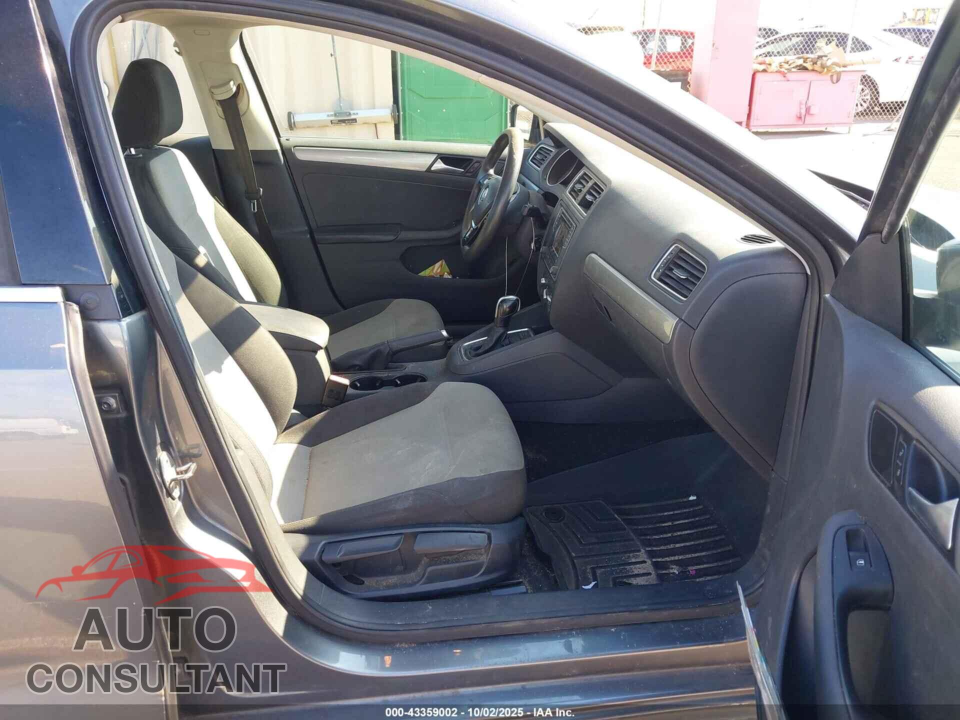 VOLKSWAGEN JETTA 2017 - 3VW2B7AJ4HM270129