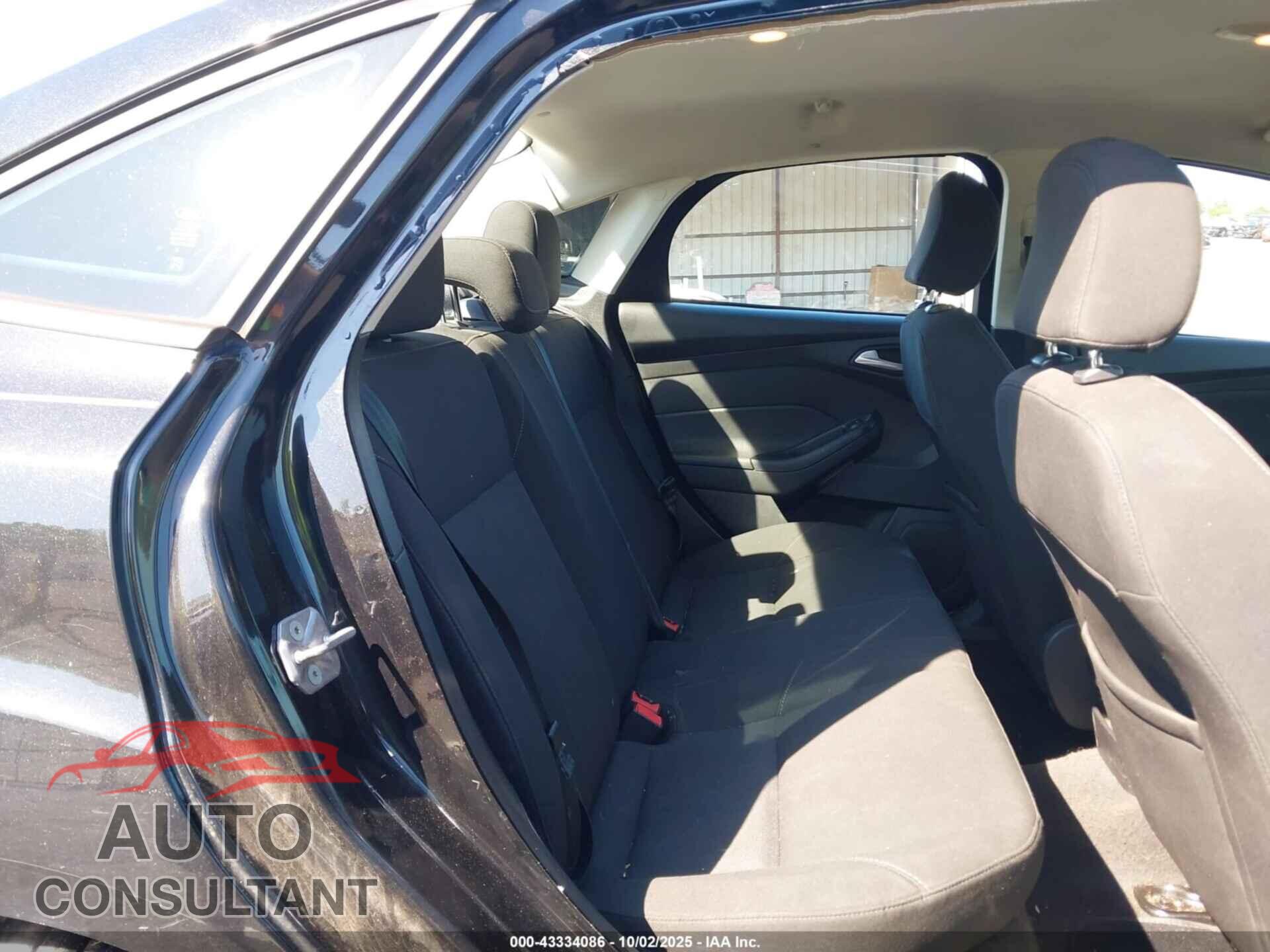 FORD FOCUS 2015 - 1FADP3F23FL287242
