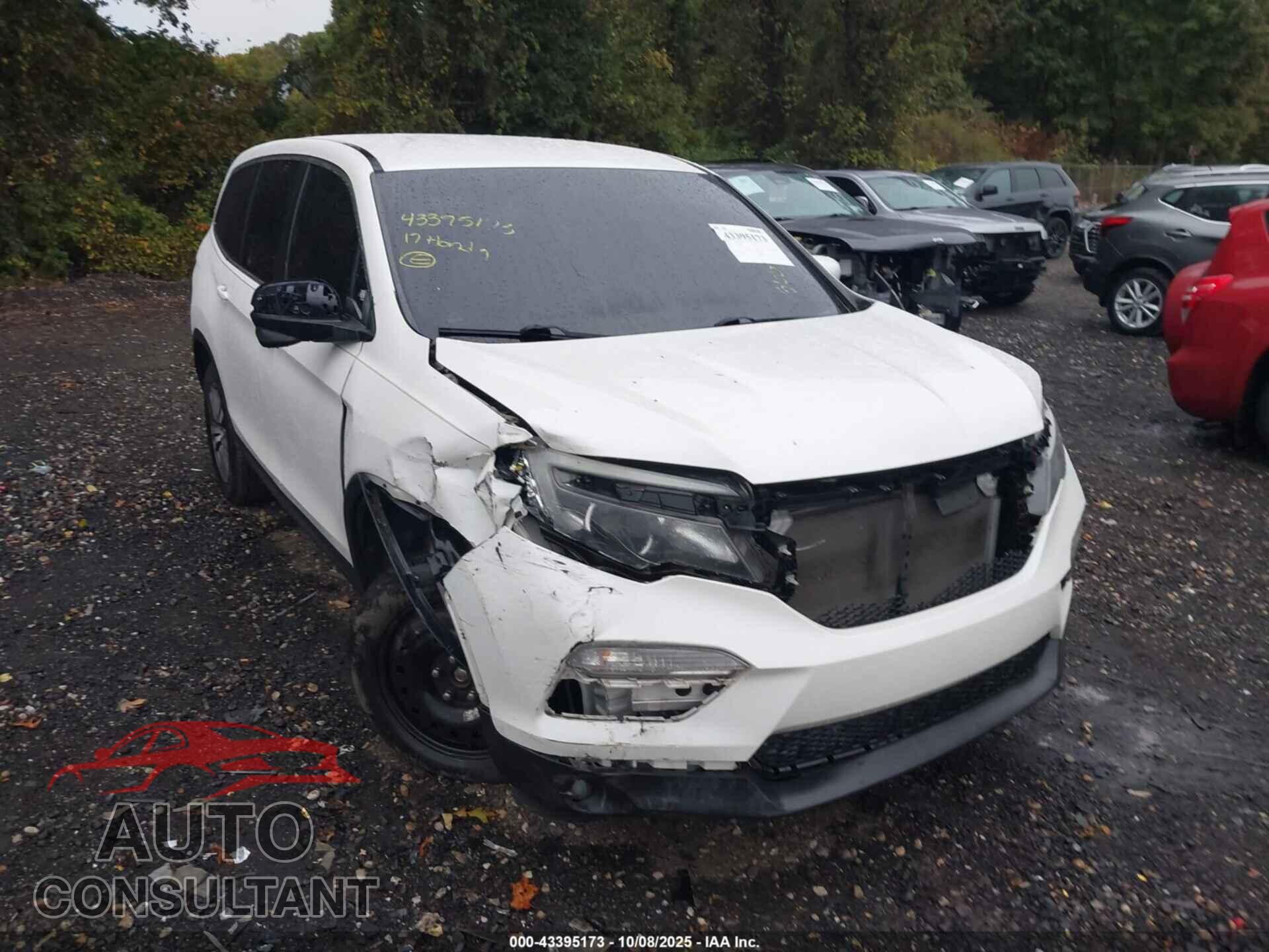 HONDA PILOT 2017 - 5FNYF5H33HB005235