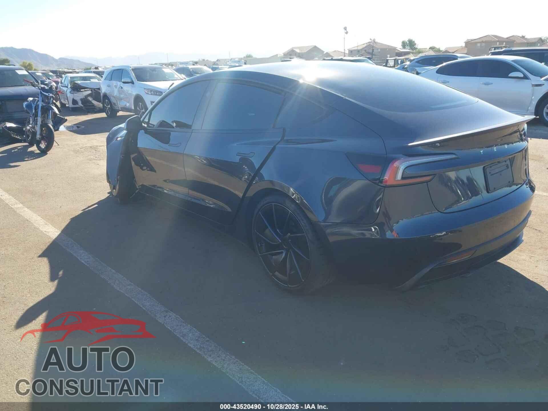TESLA MODEL 3 2024 - 5YJ3E1ET4RF906352