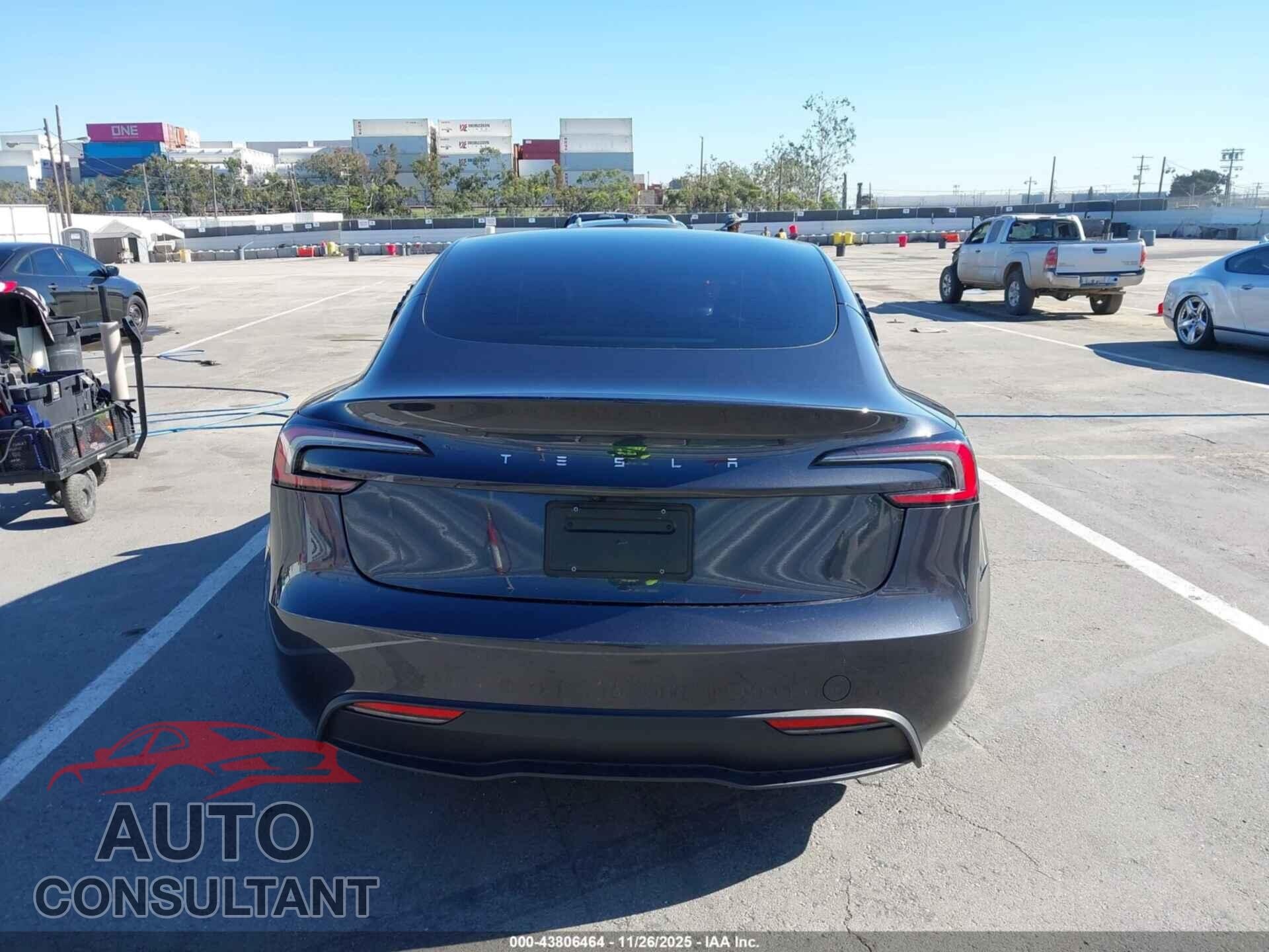 TESLA MODEL 3 2024 - 5YJ3E1EA8RF738794