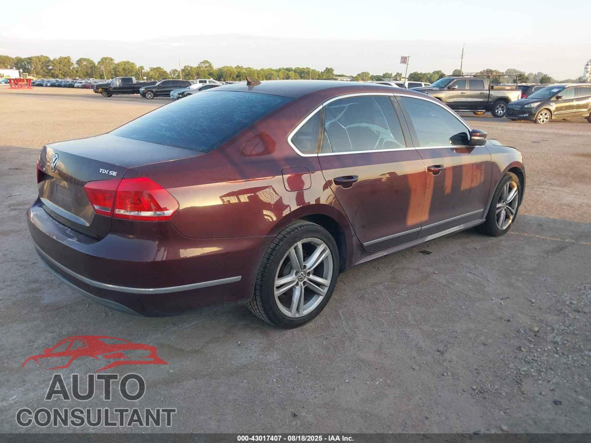 VOLKSWAGEN PASSAT 2012 - 1VWBN7A38CC106675