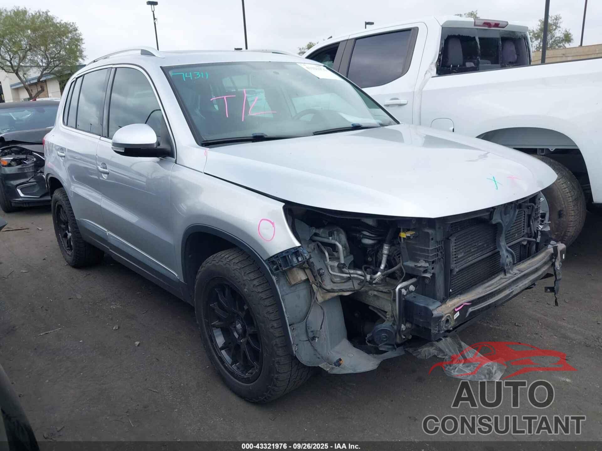 VOLKSWAGEN TIGUAN 2012 - WVGAV7AX6CW555235