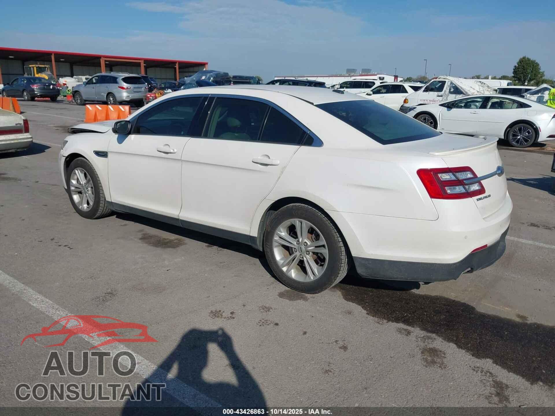 FORD TAURUS 2017 - 1FAHP2E87HG128625